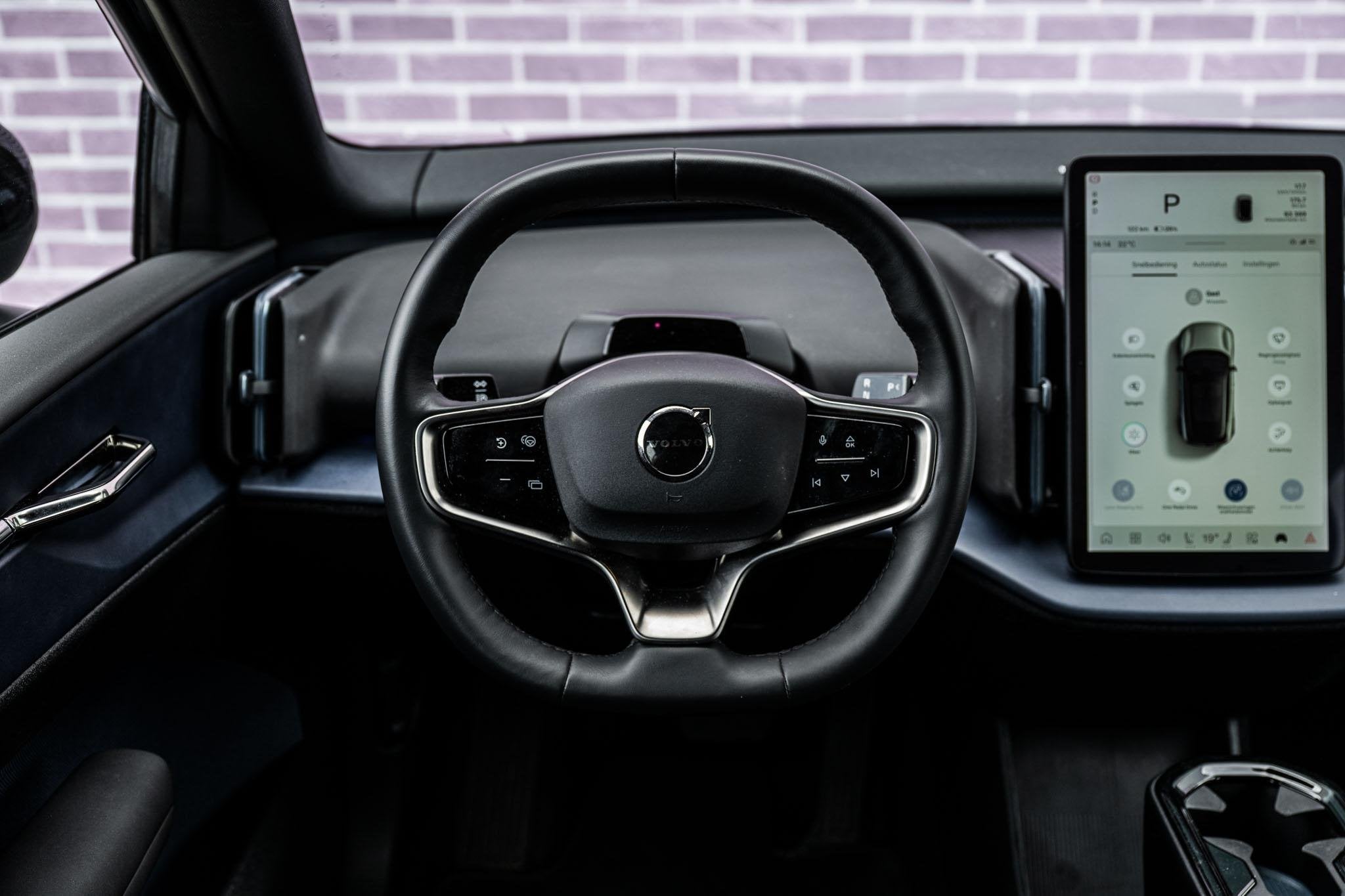 Volvo EX30 Single Motor Extended Range Plus 69 kWh | Stoel e, Auto's, Achterwielaandrijving, Gebruikt, Leder en Stof, Zwart