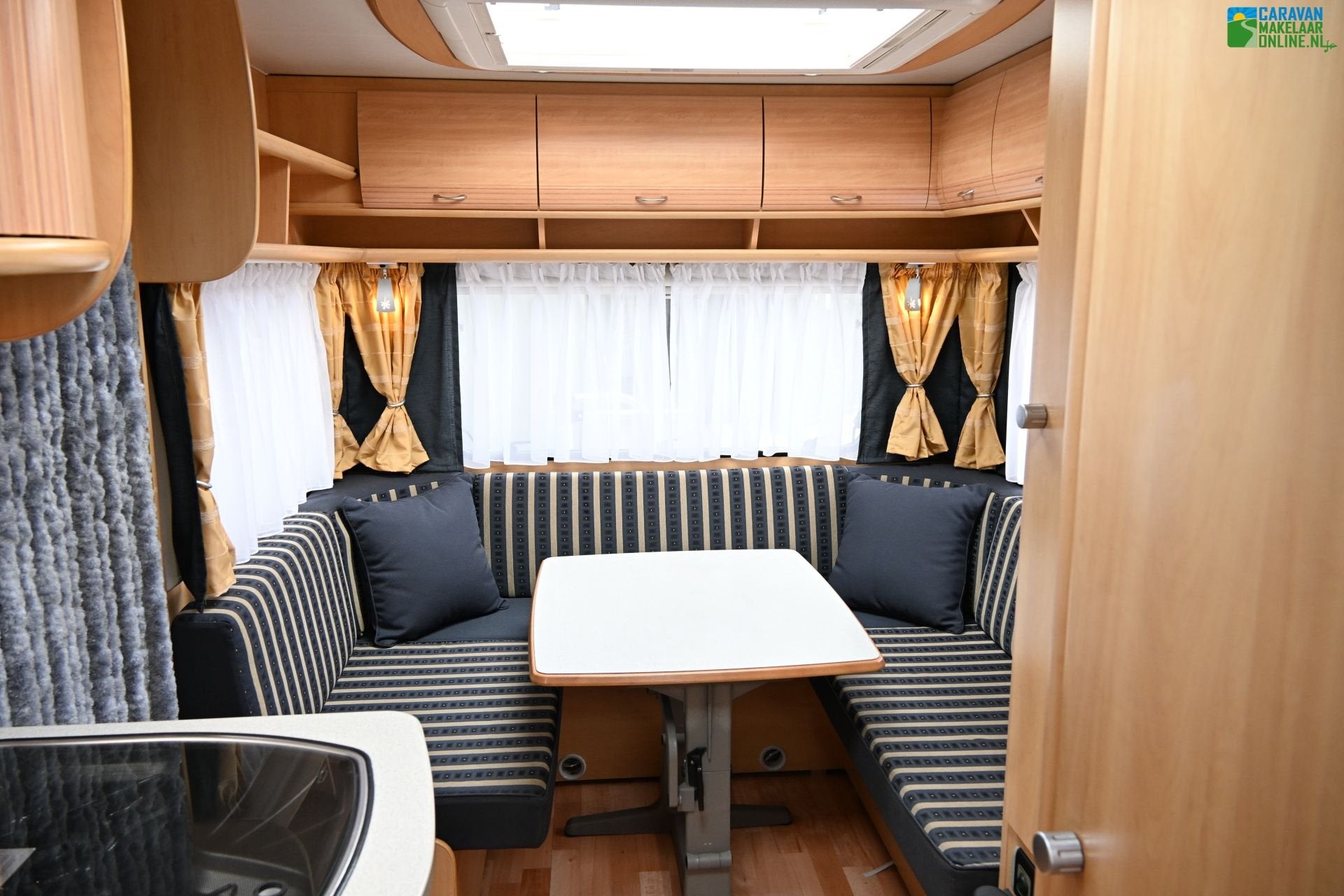 Foto 5 van Dethleffs Camper 460 DB Voortent 2x Zakluifel Mover Fietsend