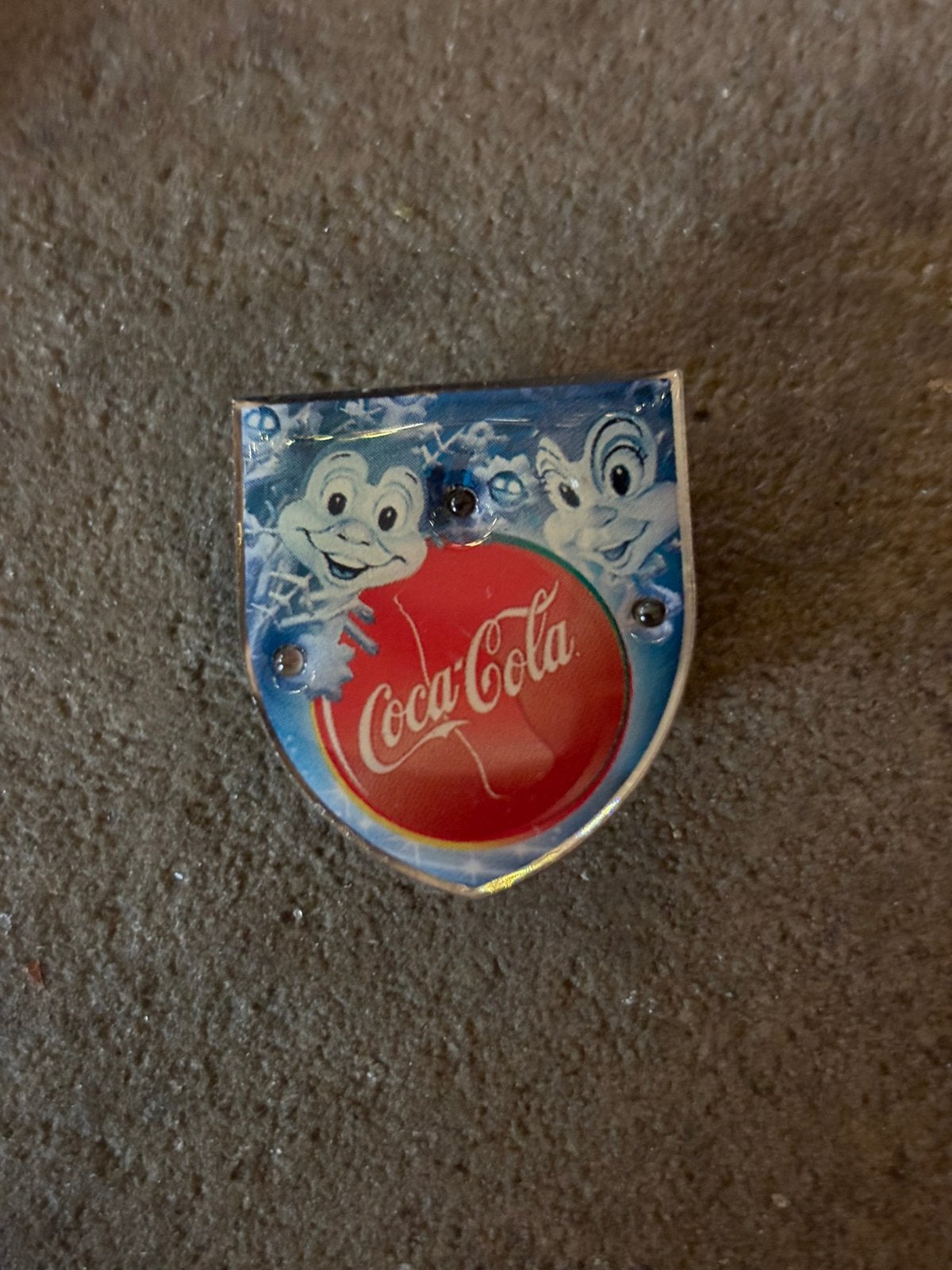 Efteling Coca Cola winter pin (lampjes doen het niet meer), Ophalen of Verzenden