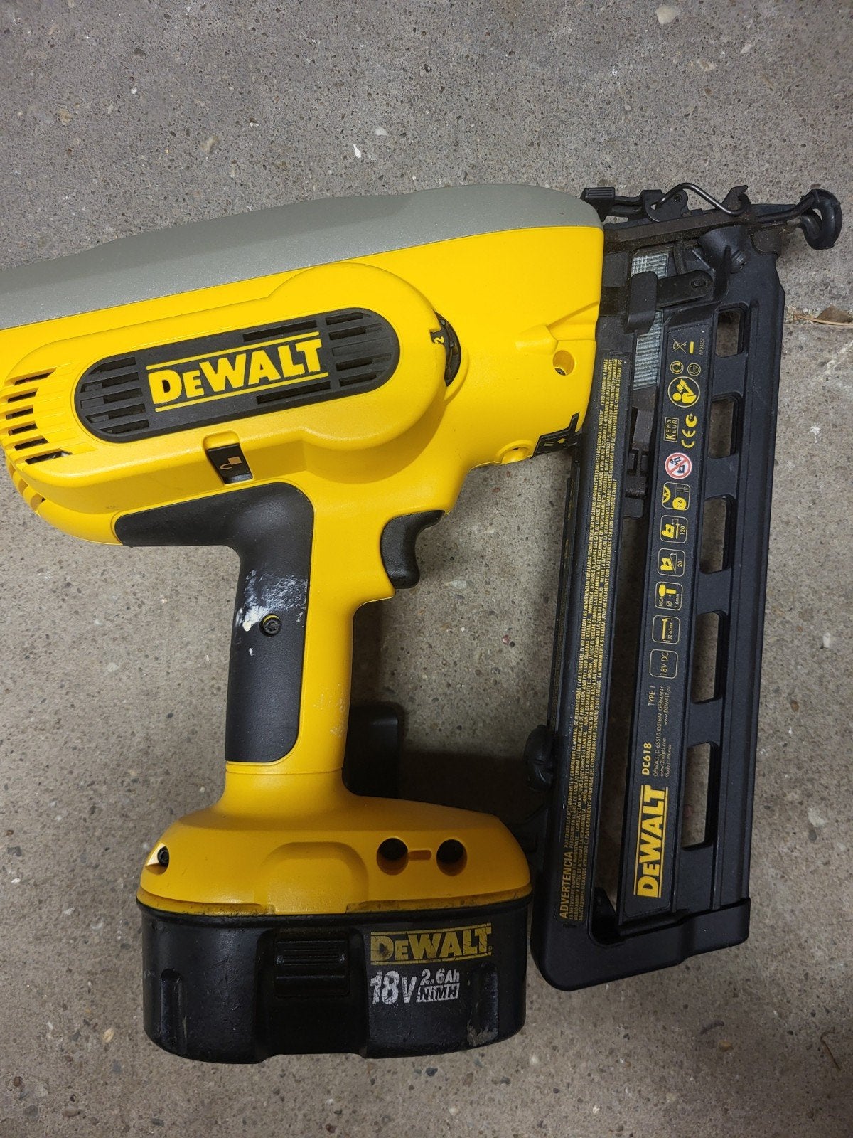 DeWalt Tacker met 3 accu's en 2 laders, Ophalen of Verzenden, Gebruikt, Tacker/nietmachine, DeWalt