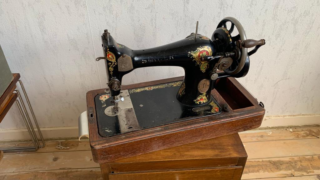 Antieke Singer Naaimachine - Decoratief en Functioneel, Ophalen