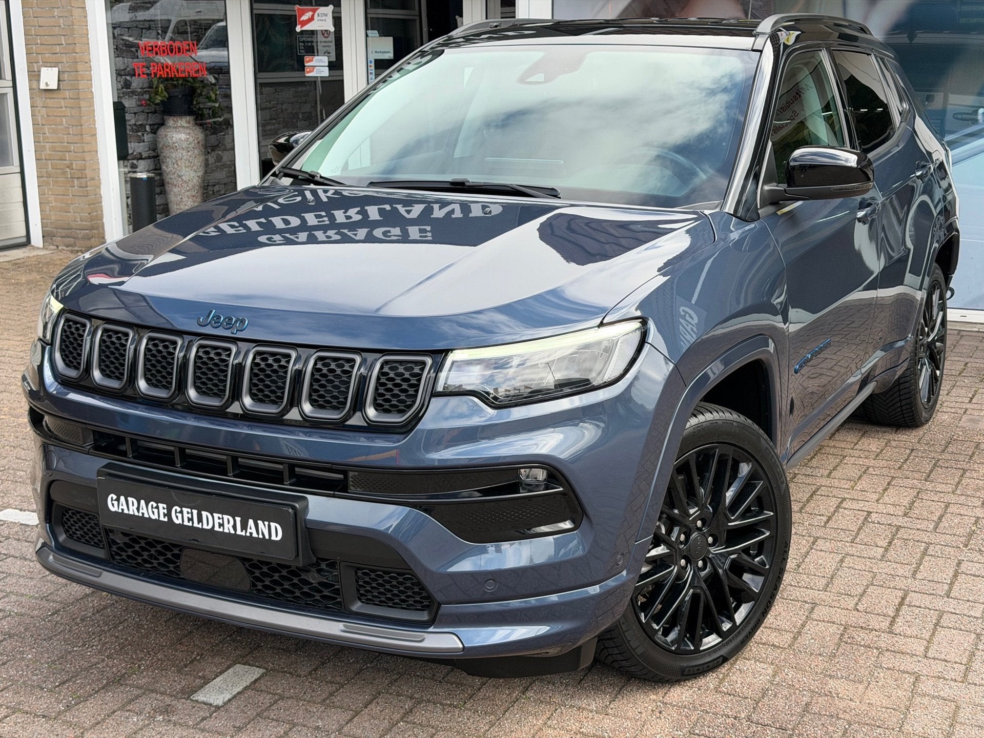 Jeep Compass 4xe 240 Plug-in Hybrid Electric Trailhawk | Vol, Automaat, Gebruikt, Zwart, 4 cilinders