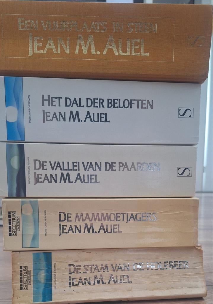 Jean M. Auel - De Aardkinderen serie (5 boeken), Ophalen of Verzenden, Gelezen, Jean M. Auel, Nederland