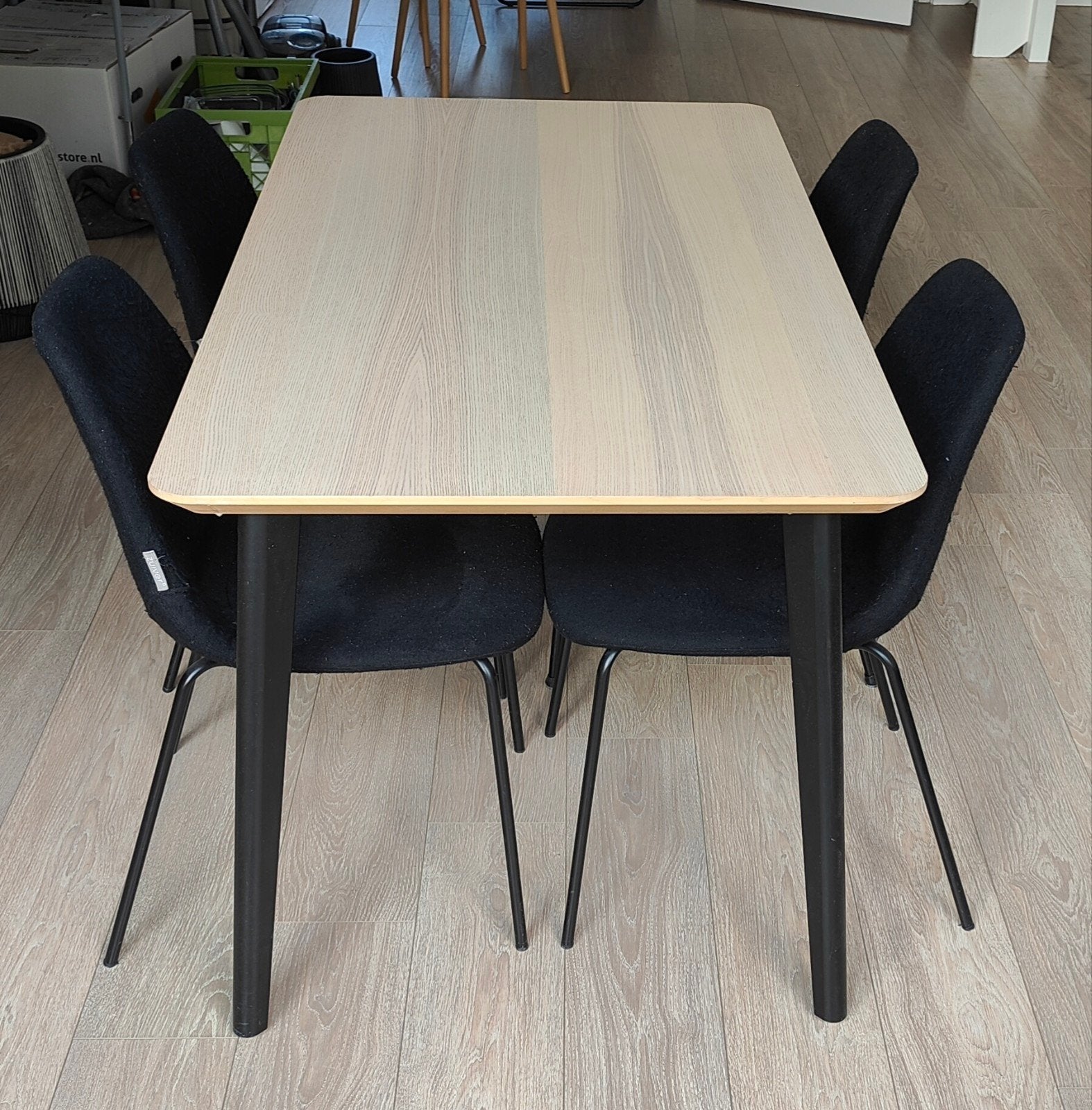 Foto 3 van japandi eettafel 140 x 78 tafel licht eiken zwarte poten