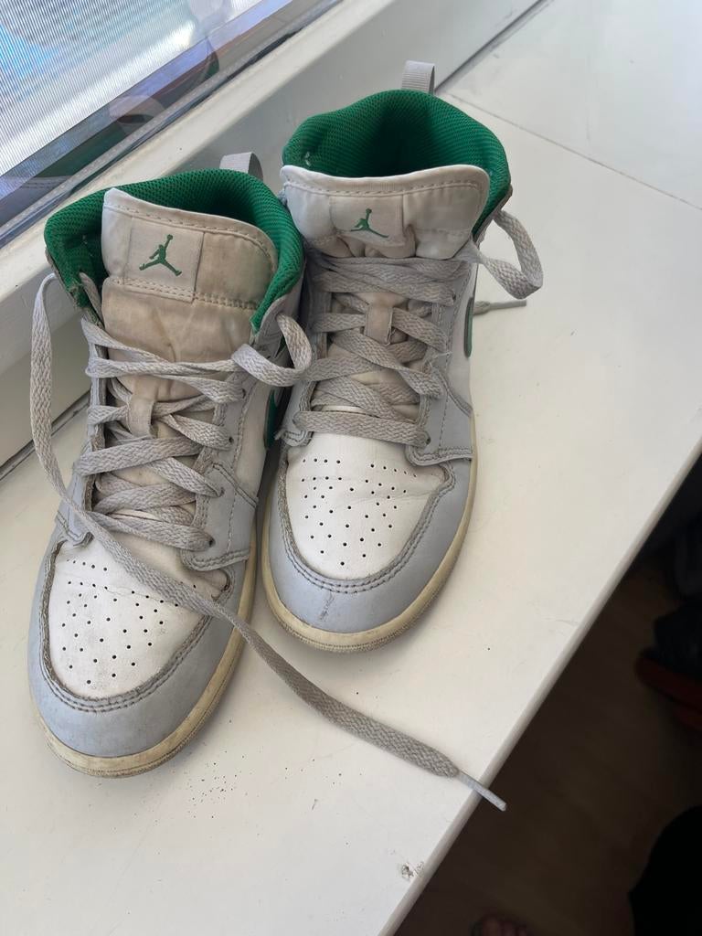 Nike Jordan Air sneakers maat 35, Kleding | Dames, Schoenen, Ophalen of Verzenden, Gedragen, Wit, Sneakers of Gympen