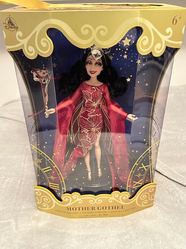 Disney Mother Gothel Limited edition doll 33cm, nieuw, Ophalen of Verzenden, Overige figuren, Nieuw, Beeldje of Figuurtje