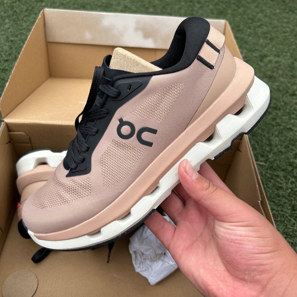 on cloud schoenen, Kleding | Dames, Schoenen, Bruin, On cloud, Ophalen of Verzenden, Sneakers of Gympen