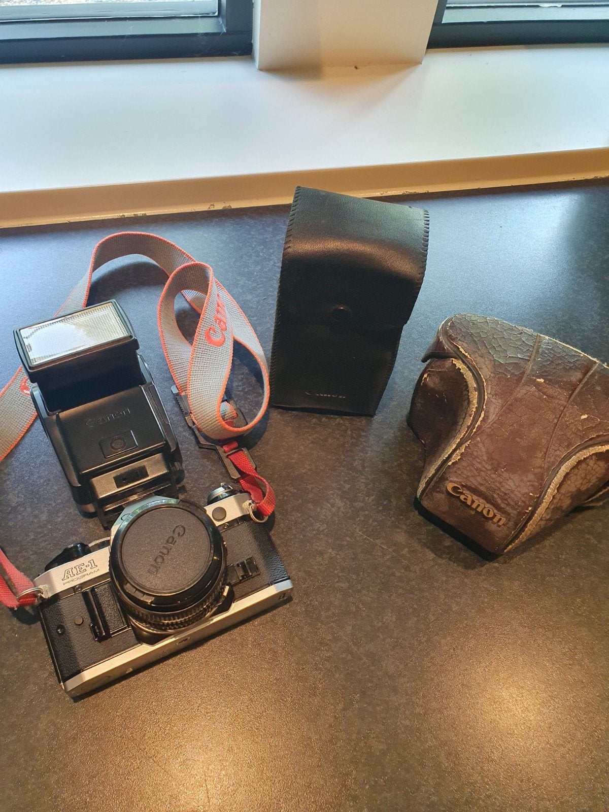 Canon AE-1 met flitser en accessoires, Ophalen, Gebruikt, Spiegelreflex, Canon