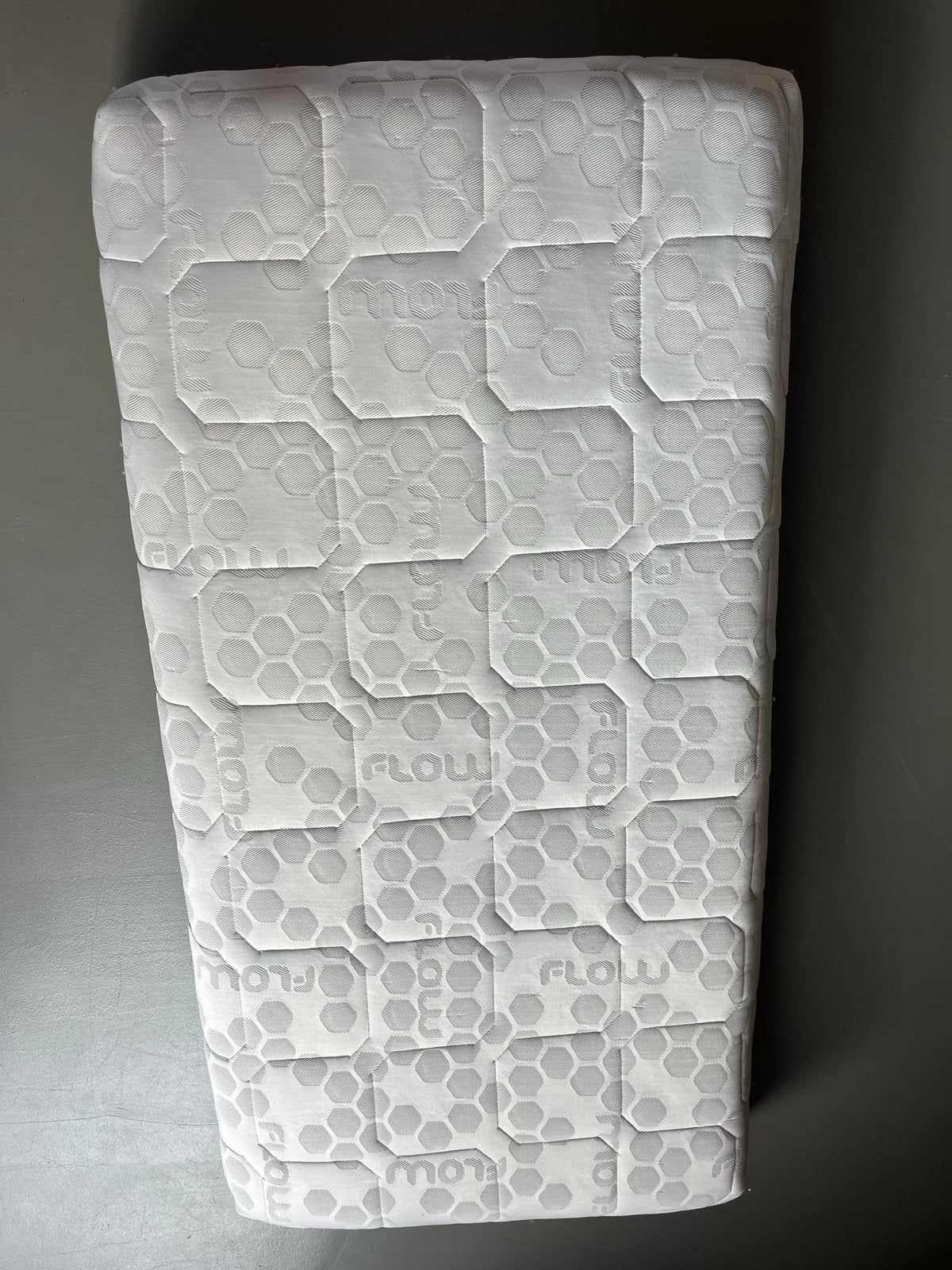 Flow matras 140x70 met gaatjes hoes en speciale flow hoes, Ophalen, Gebruikt, 190 cm of minder, Matras