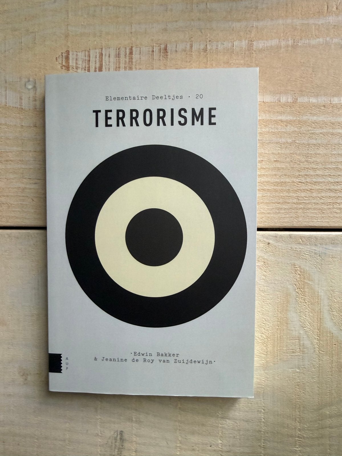 Elementaire Deeltjes 20: Terrorisme, Boeken, Ophalen of Verzenden, Nieuw, Nederland