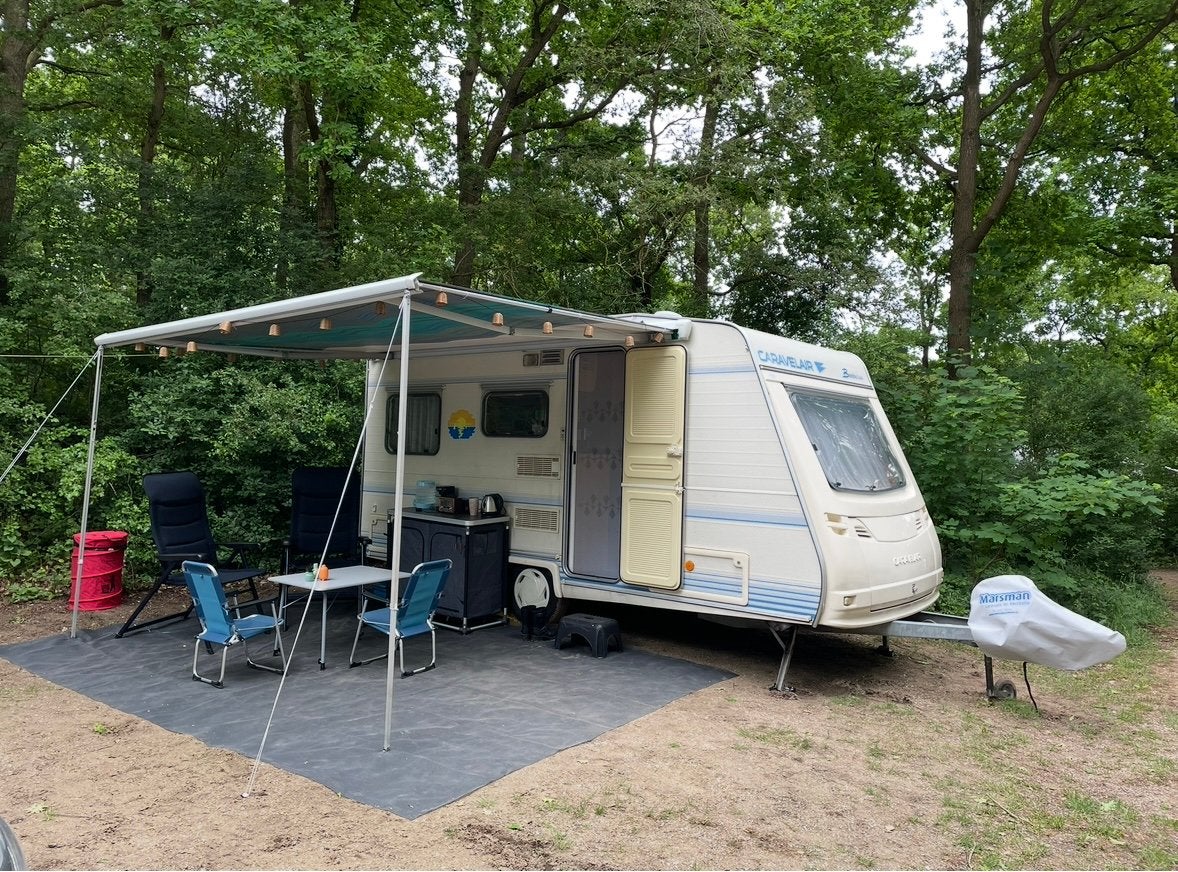 Prachtige Caravelair Bamba de Luxe 400 te koop, Vast bed, Rondzit, 750 - 1000 kg, Particulier