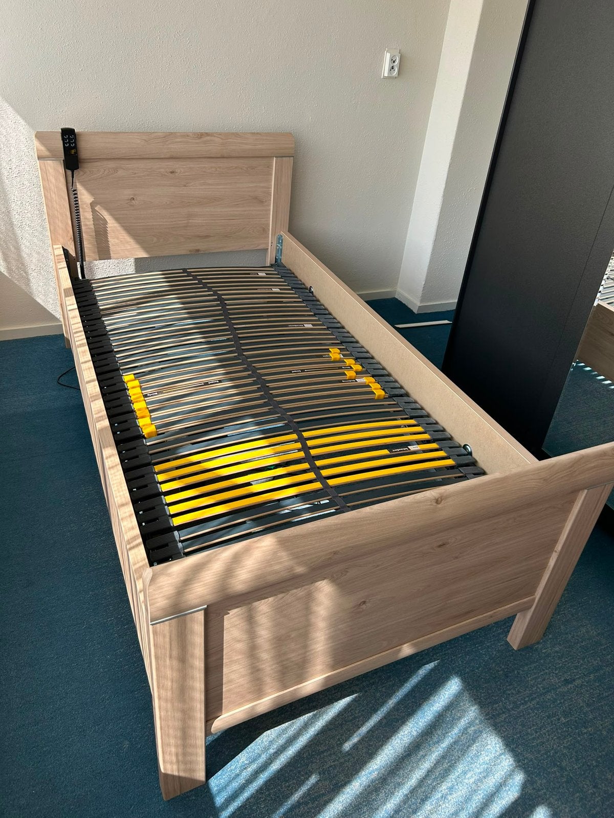 Elektrische bed, Ophalen, Verstelbaar, 90 cm, Eenpersoons