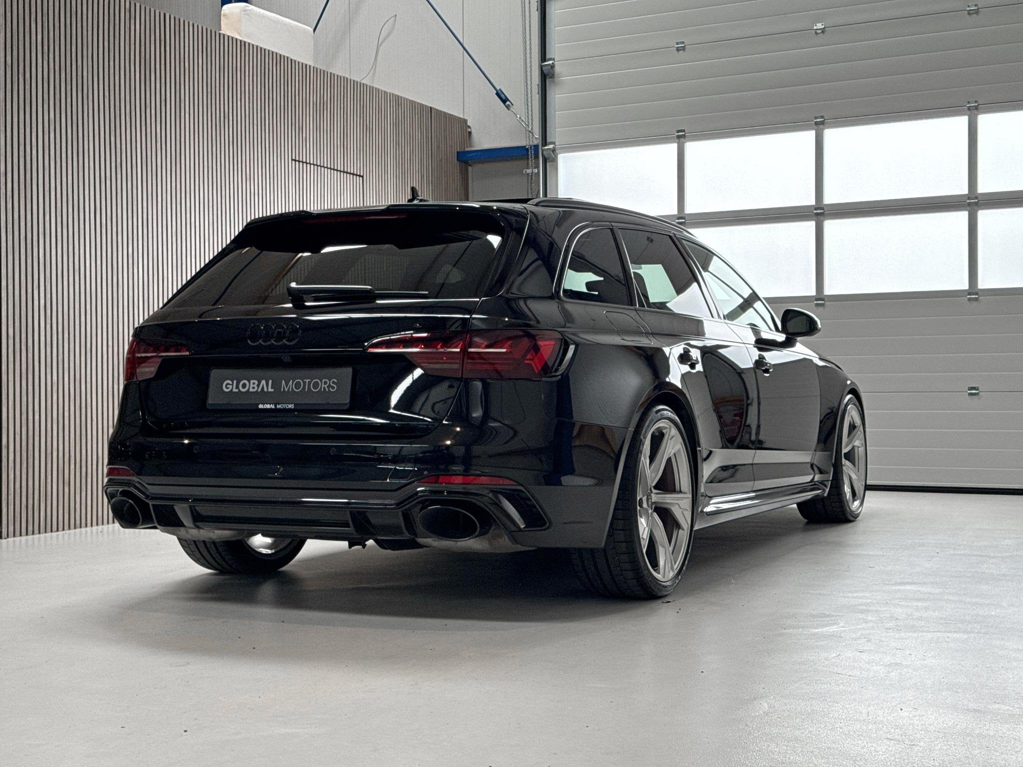 Audi RS4 Avant 2.9 TFSI Quattro - FACELIFT - KERAMISCHE REMM, Auto's, Audi, Automaat, Dealer onderhouden, Gebruikt, Zwart