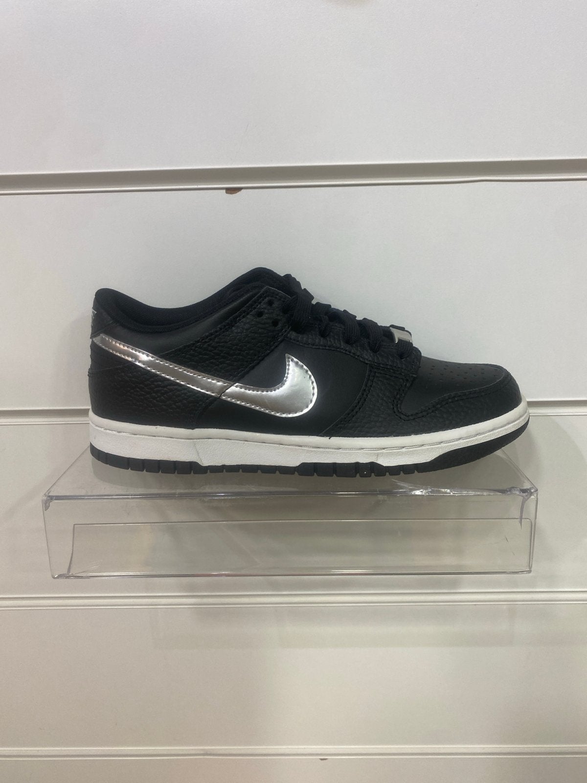 Nike Dunk Low NBA 75th Anniversary Spurs - Maat 37.5, Ophalen of Verzenden, Nieuw, Zwart, Sneakers of Gympen