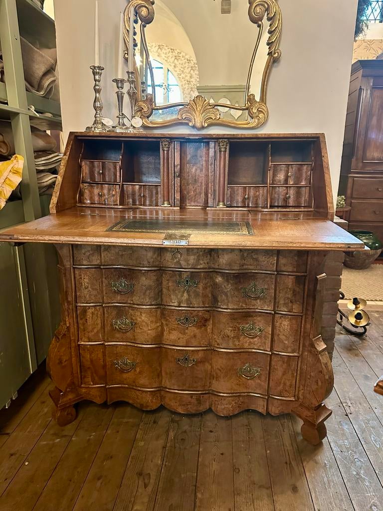 Rococo bureau notenhout engelse stijl landelijk brocante, Ophalen