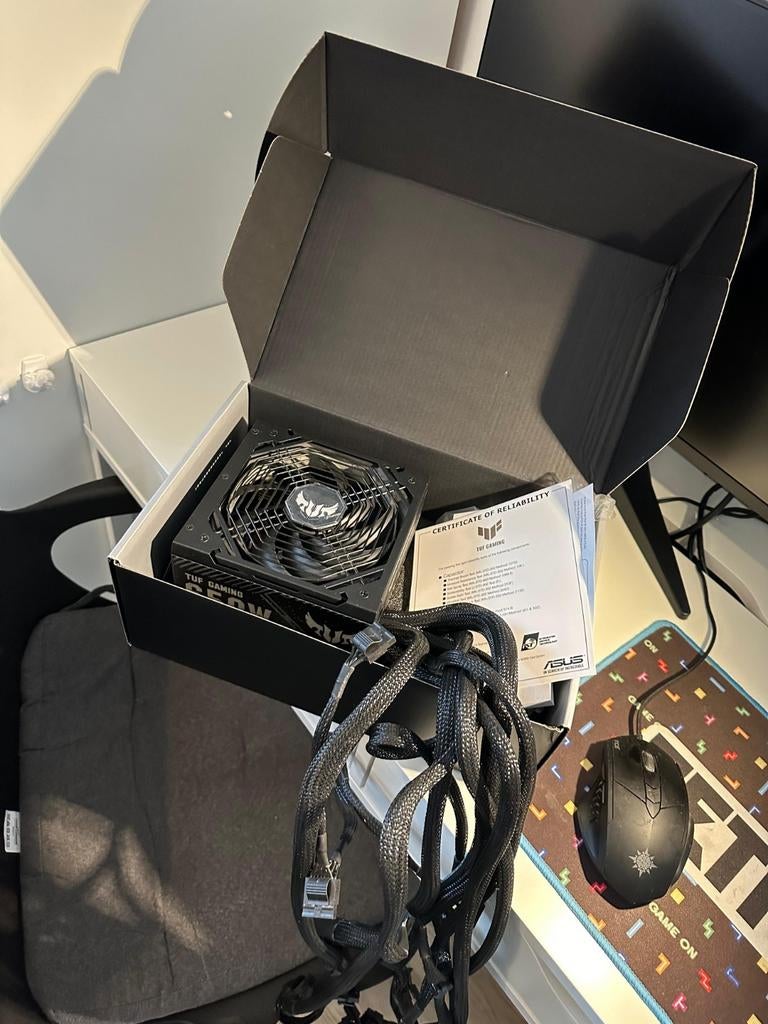 ASUS TUF Gaming 650W 80+ Bronze PSU, Ophalen of Verzenden, Zo goed als nieuw