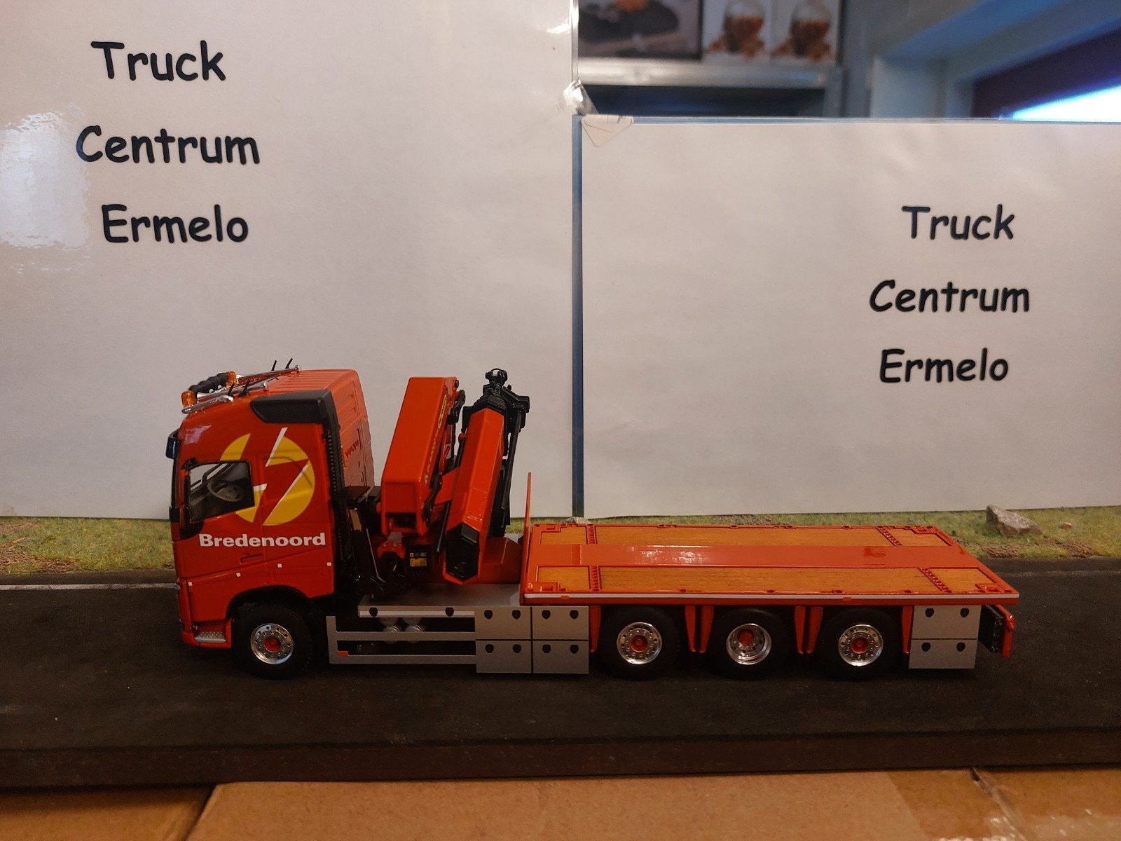 Bredenoord; VOLVO FH4 GLOBETROTTER 8X2 TRIDEM WITH PALFINGER, Ophalen of Verzenden, Nieuw, Bus of Vrachtwagen, Wsi
