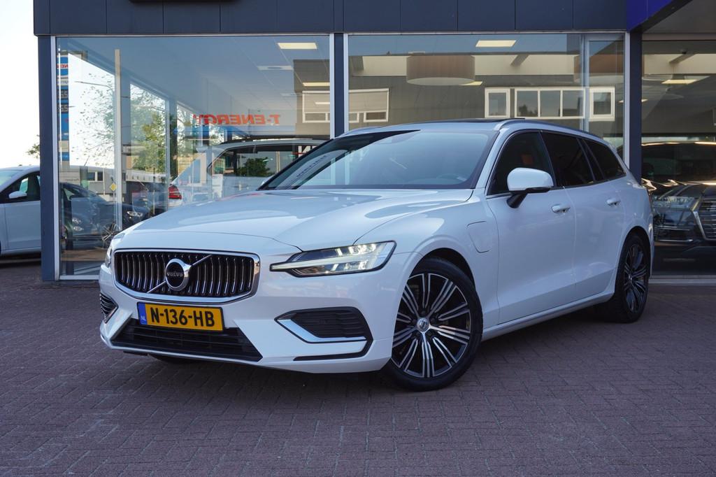 Volvo V60 2.0 T6 Recharge AWD Inscription Automaat | Panodak, Gebruikt, 4 cilinders, Wit, 420 min