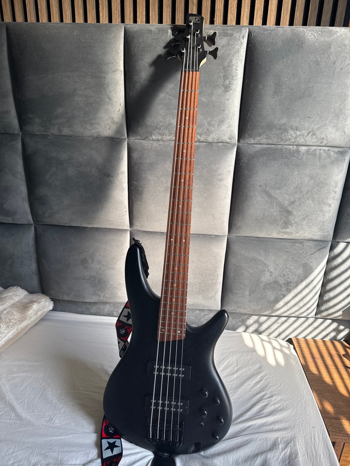 Ibanez SDGR 5-snarige basgitaar - Zo goed als nieuw, Muziek en Instrumenten, Snaarinstrumenten | Gitaren | Bas, Ophalen of Verzenden