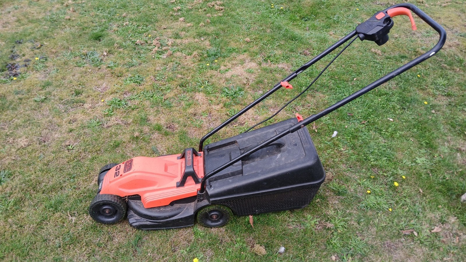 Black+Decker Grasmaaier 1200W 32cm, Tuin en Terras, Ophalen, Gebruikt