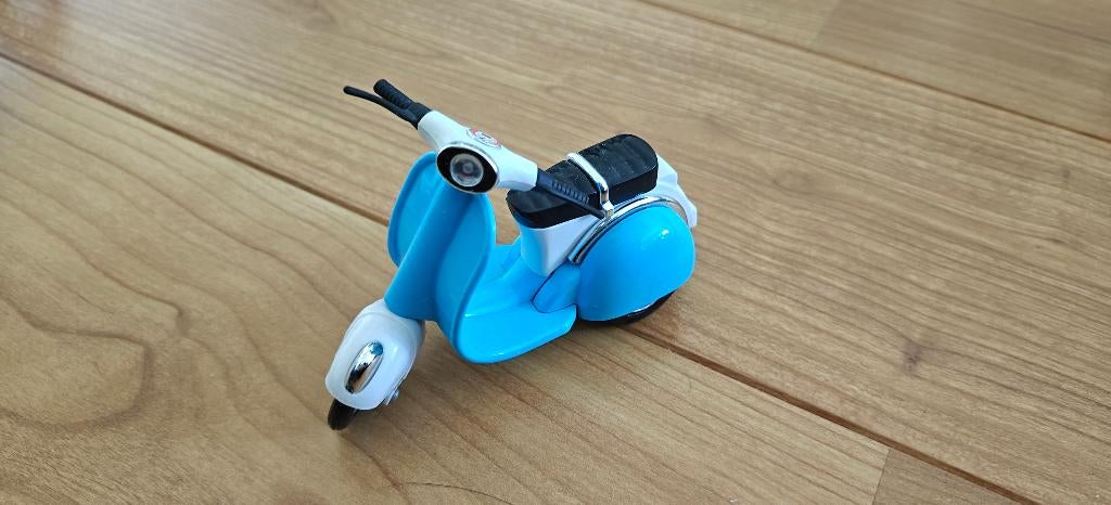 Vespa miniatuur, Ophalen of Verzenden, Zo goed als nieuw, Motoren