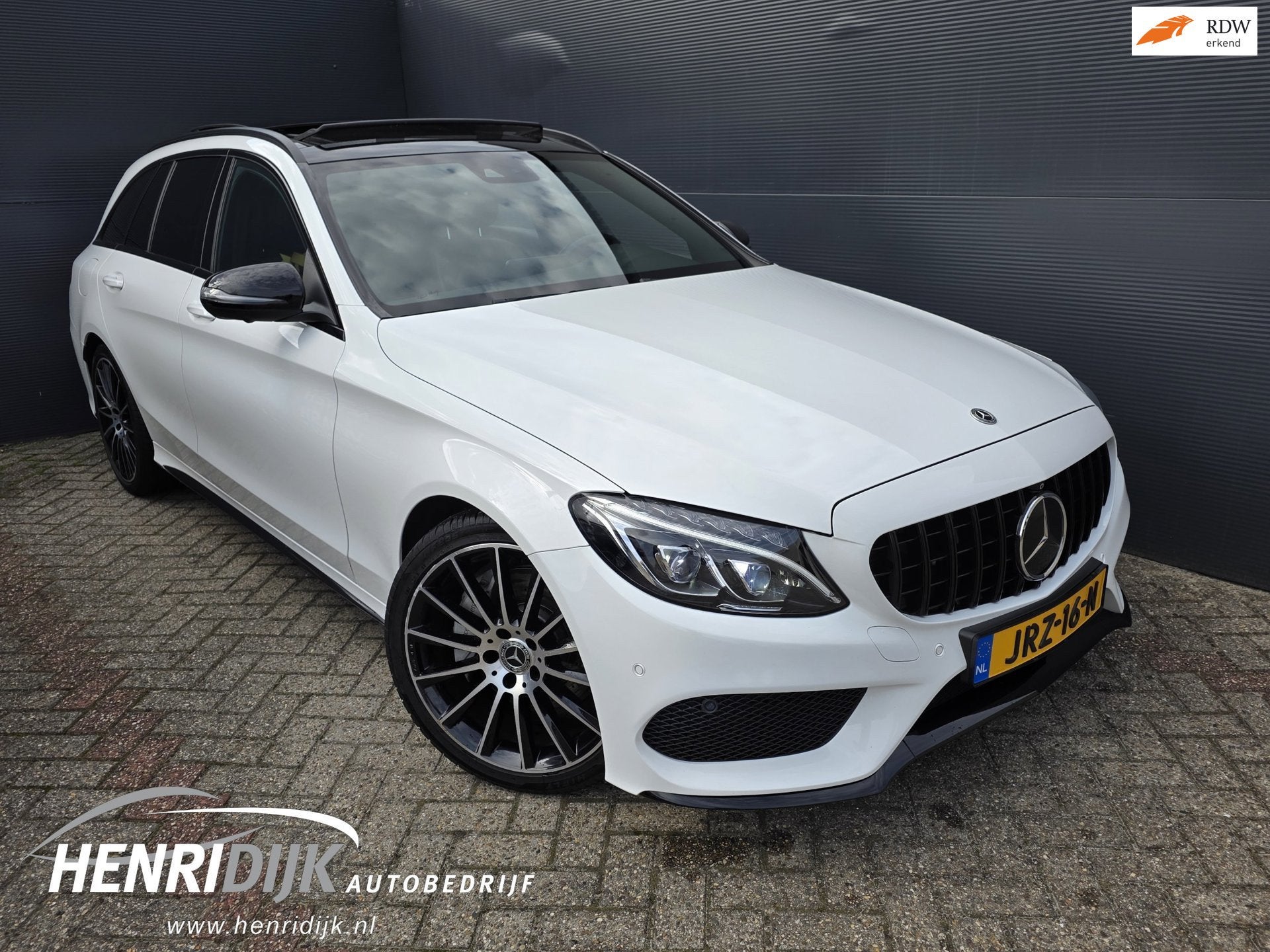 Mercedes-Benz C-klasse Estate 250 Premium Plus AMG Pano / 36, Auto's, Automaat, Achterwielaandrijving, 1445 kg, Wit