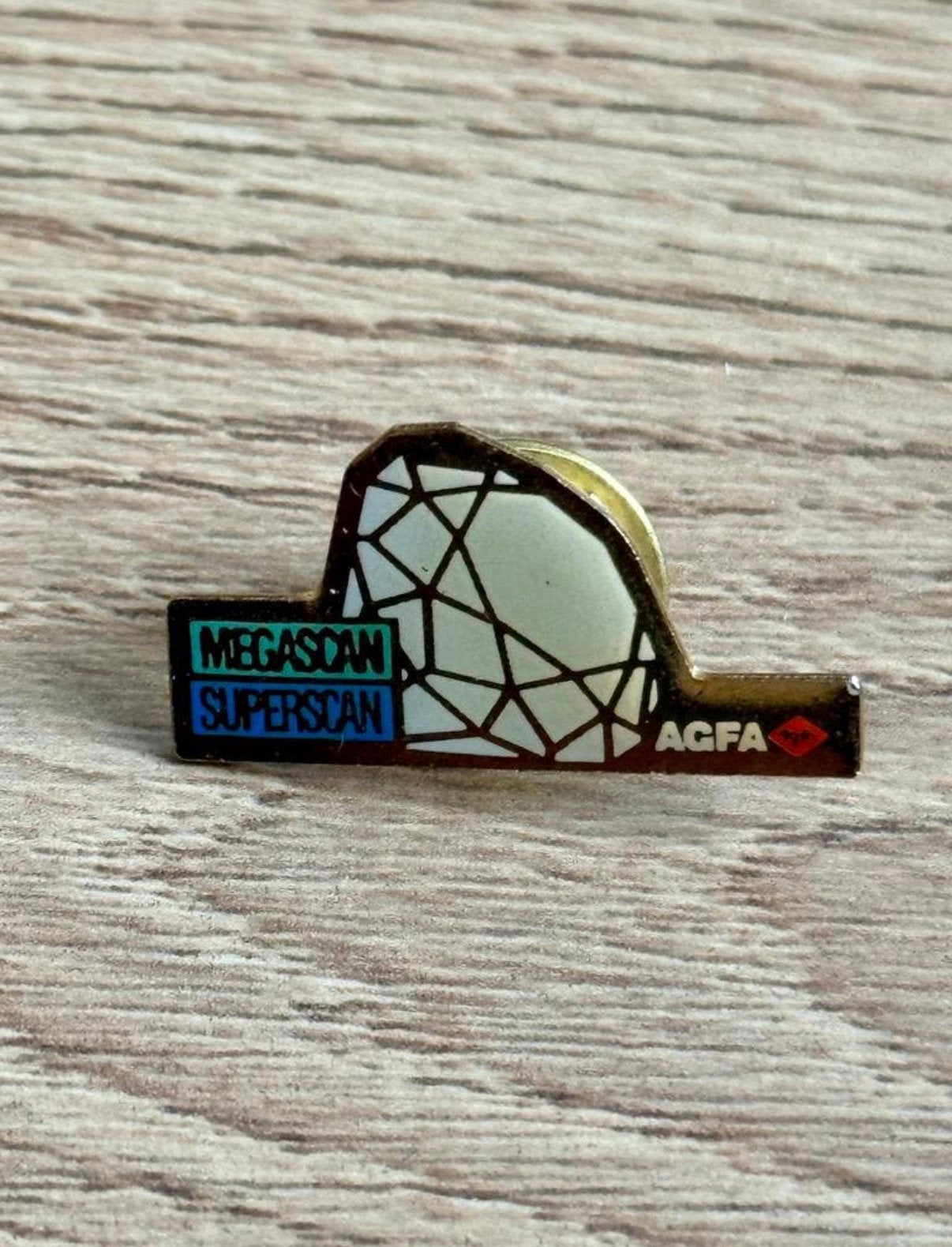 Megascan Superscan AGFA Vintage Pin, Ophalen of Verzenden, Gebruikt, Overige onderwerpen, Speldje of Pin