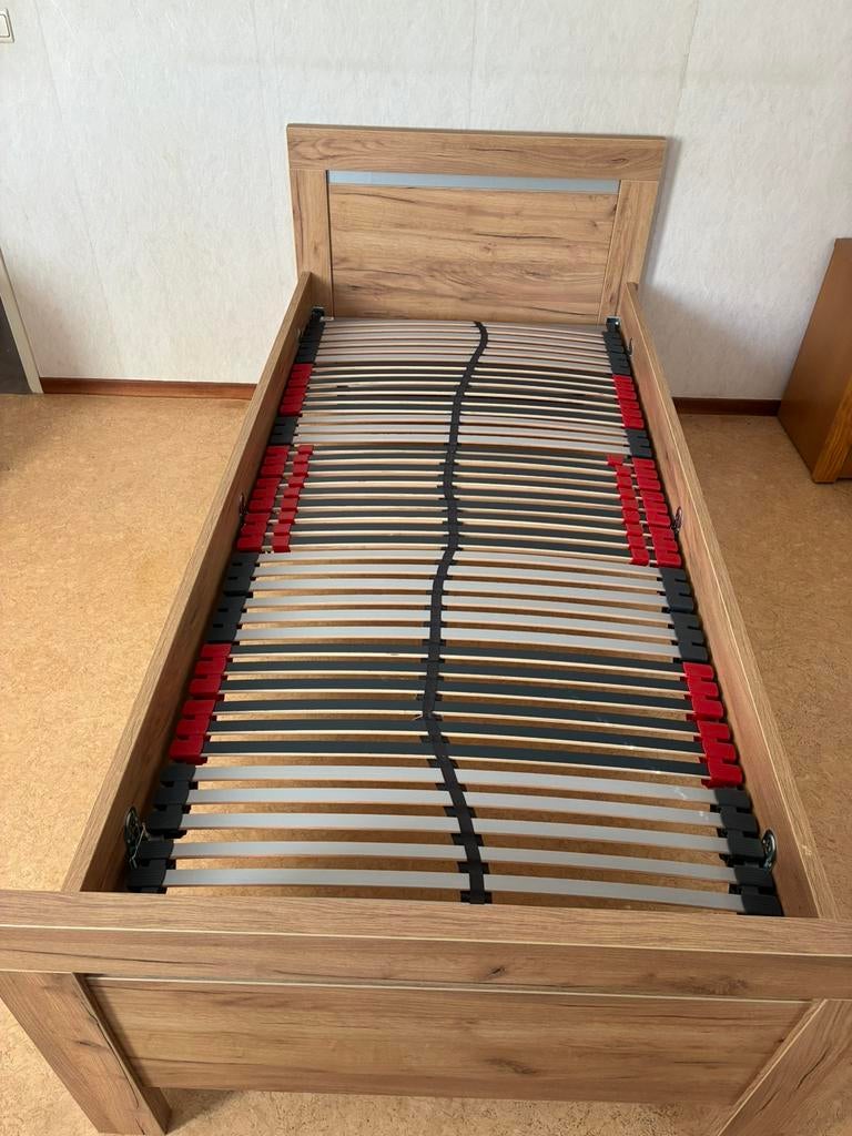 Senioren bed, Ophalen, 90 cm, Eenpersoons, Zo goed als nieuw