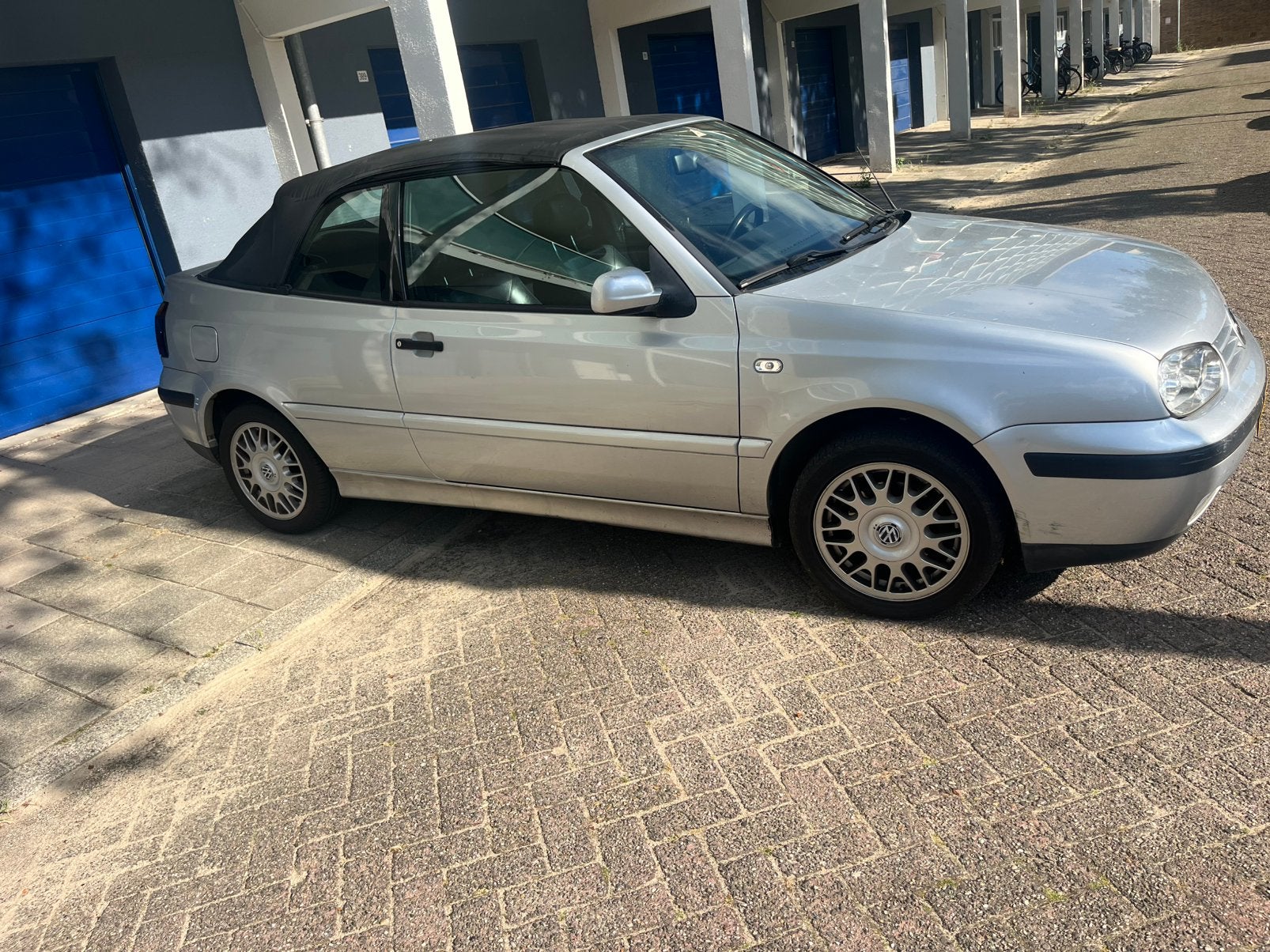 Volkswagen Golf 1.8 Cabriolet 55KW 2000 Grijs, Auto's, 74 pk, Zwart, 4 cilinders, Cabriolet