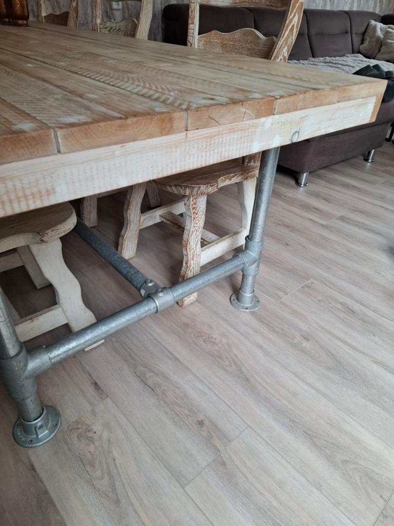 Robuuste eettafel met industriële metalen poten, Huis en Inrichting, Overige houtsoorten, Gebruikt, 200 cm of meer, Industrieel, Robuust