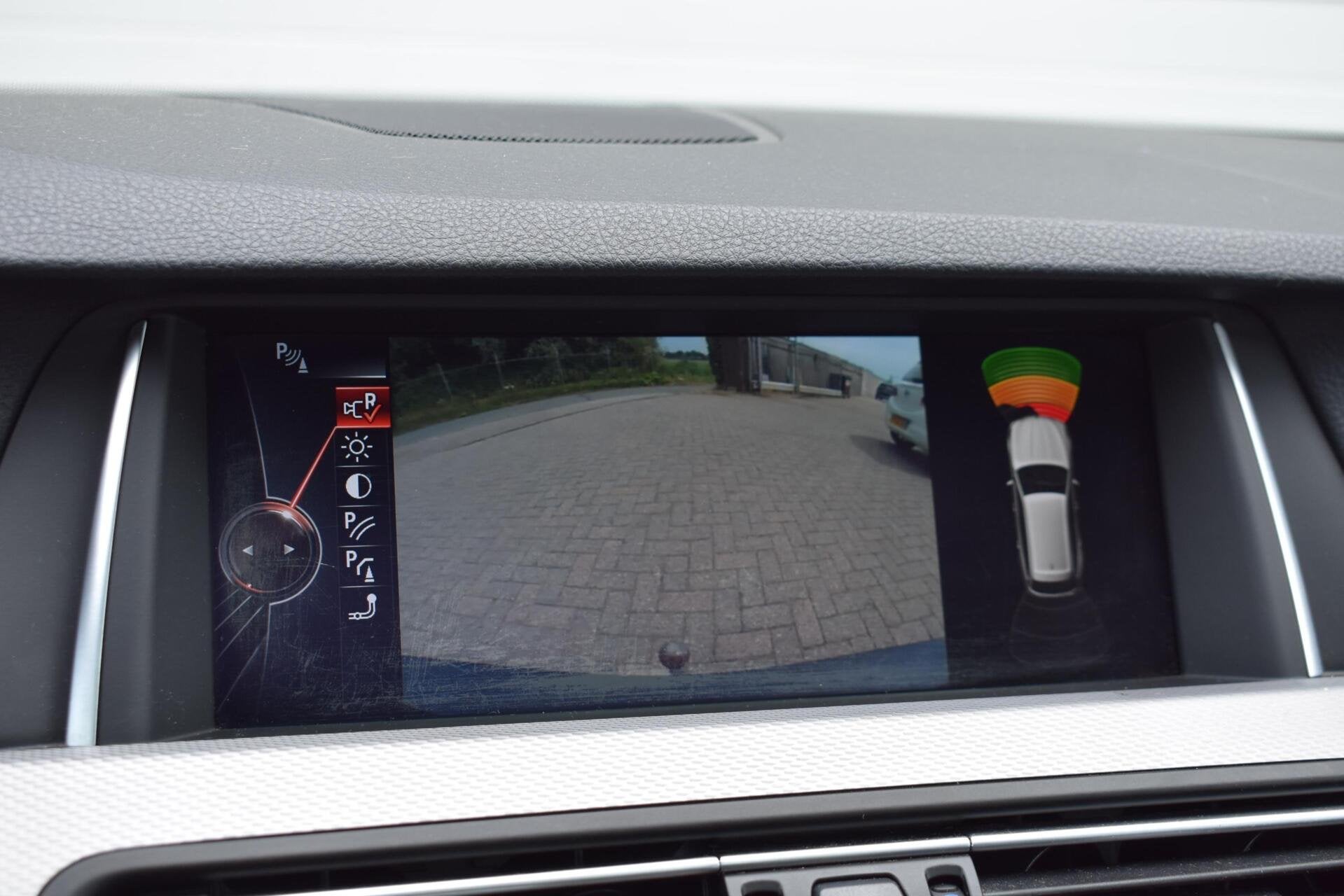 Foto 15 van BMW 5-serie Touring 520i High Executive | Pano | Trekhaak |