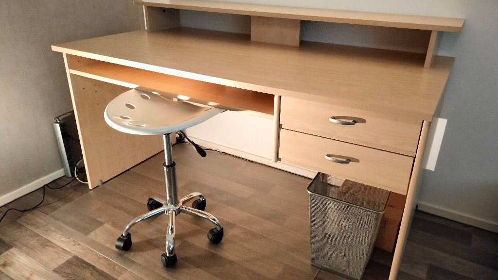 schoolbureau / kinderbureau, Overige stijlen, Gebruikt, 150 cm, Spaanplaat of MDF