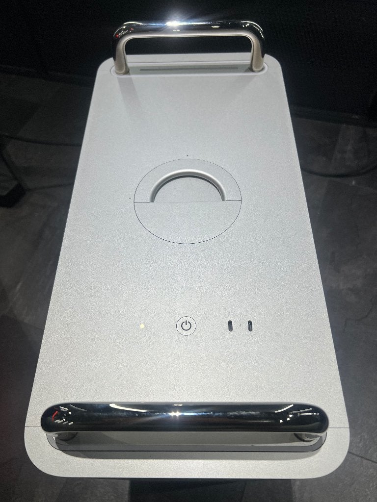 Foto 3 van Apple Mac Pro 2019 (7,1) 8-core, 96GB RAM, 18TB SSD opslag