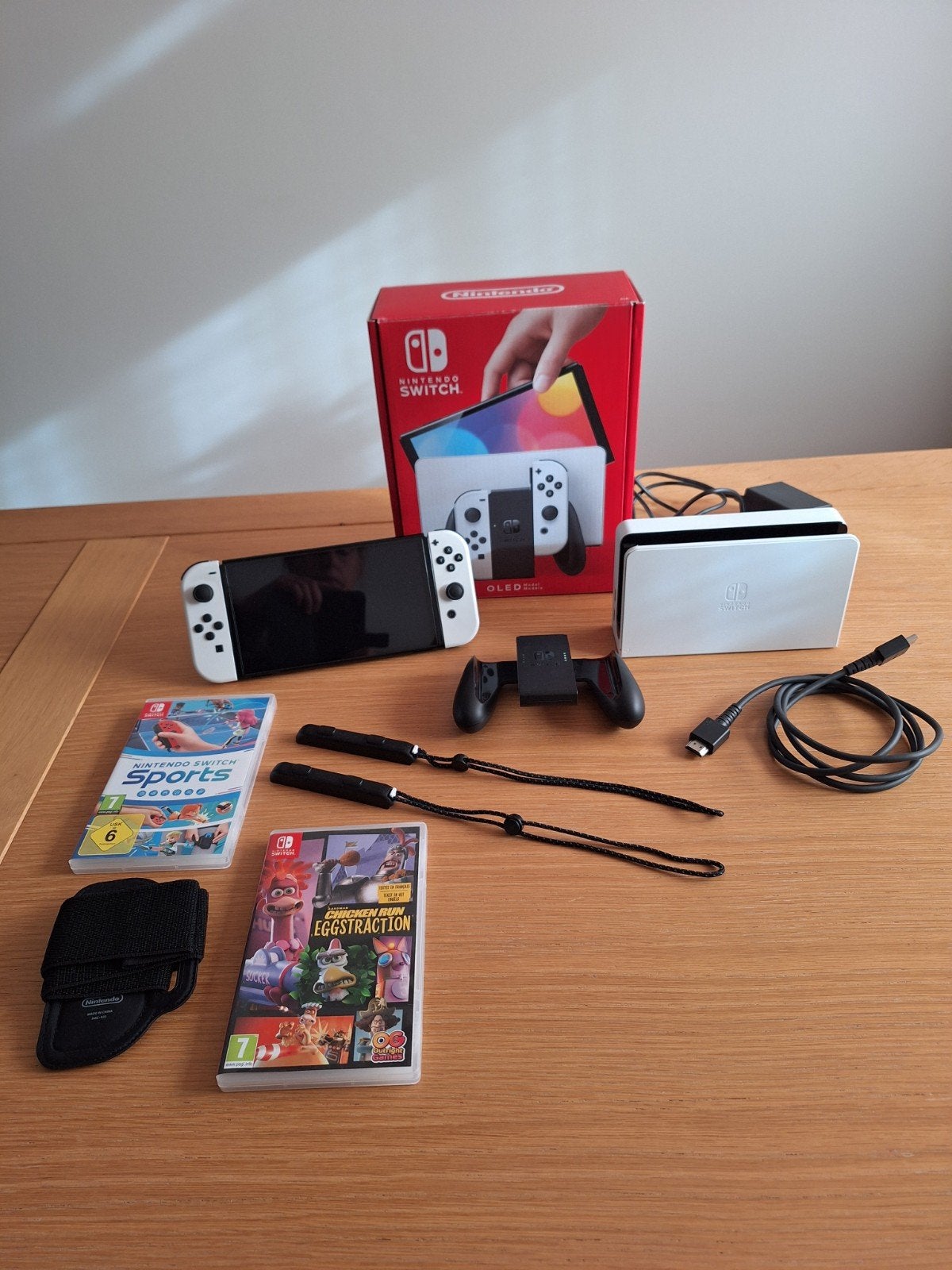 Nintendo Switch OLED met 2 games en accessoires, Switch OLED, Met games, Met 2 controllers, Ophalen of Verzenden