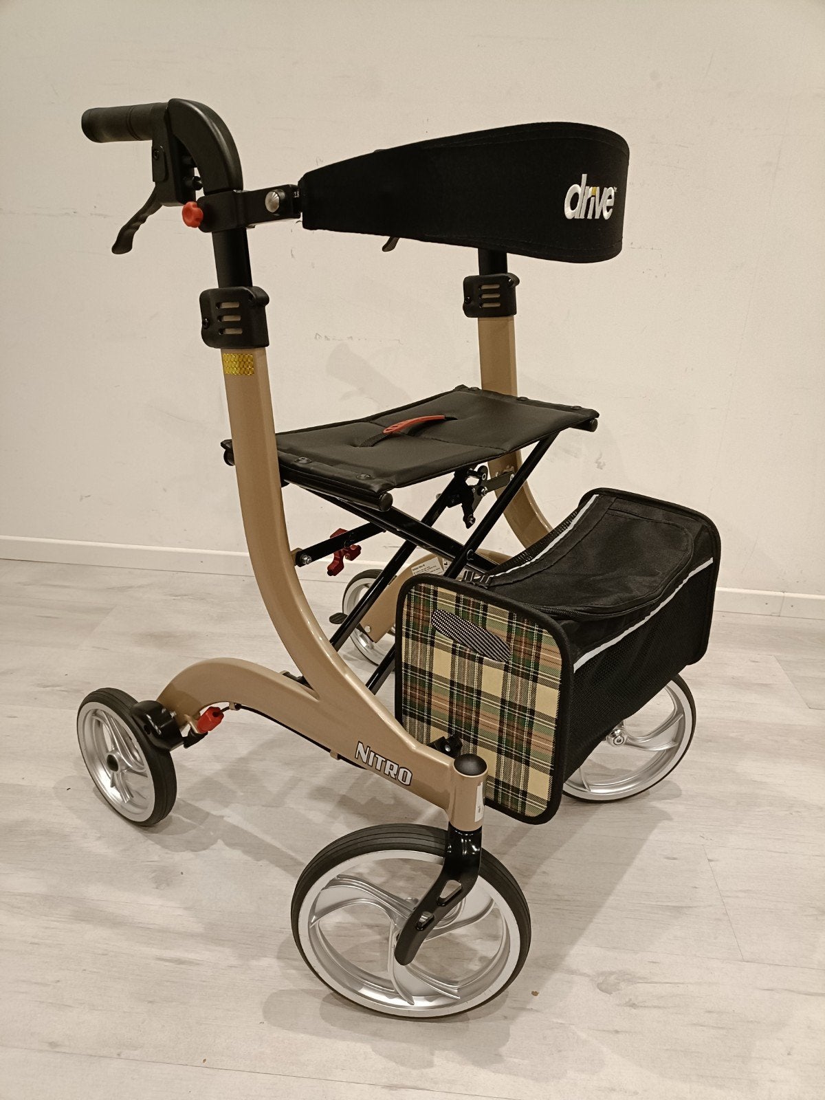 Drive Nitro softwielen lichtgewicht rollator - champ - IZGS, Diversen, -, -, Ophalen of Verzenden, Zo goed als nieuw