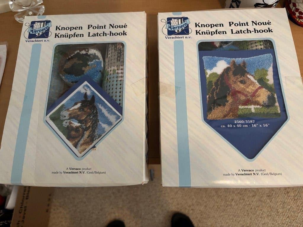 2x knooppakket kussen met paard en veulen nieuw, samen voor, Ophalen of Verzenden, Nieuw, Overige typen