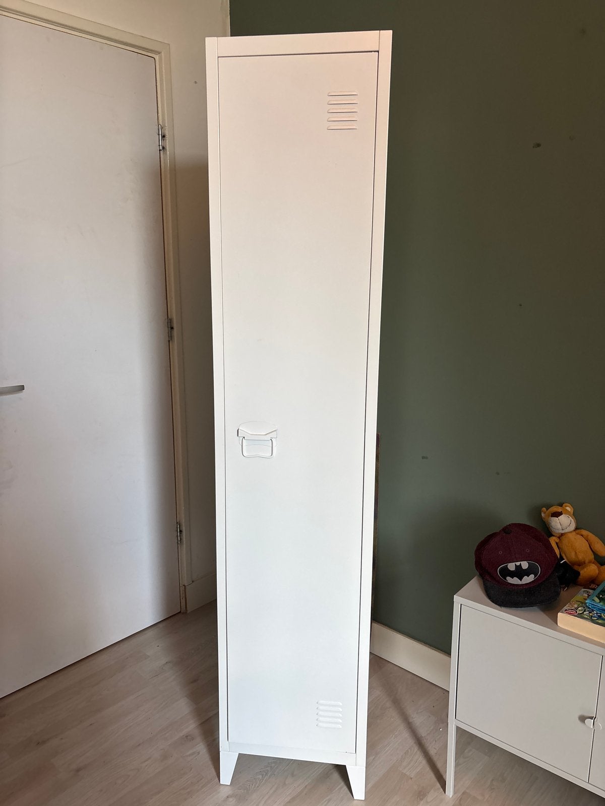 Metalen locker kast met planken, Ophalen, Gebruikt