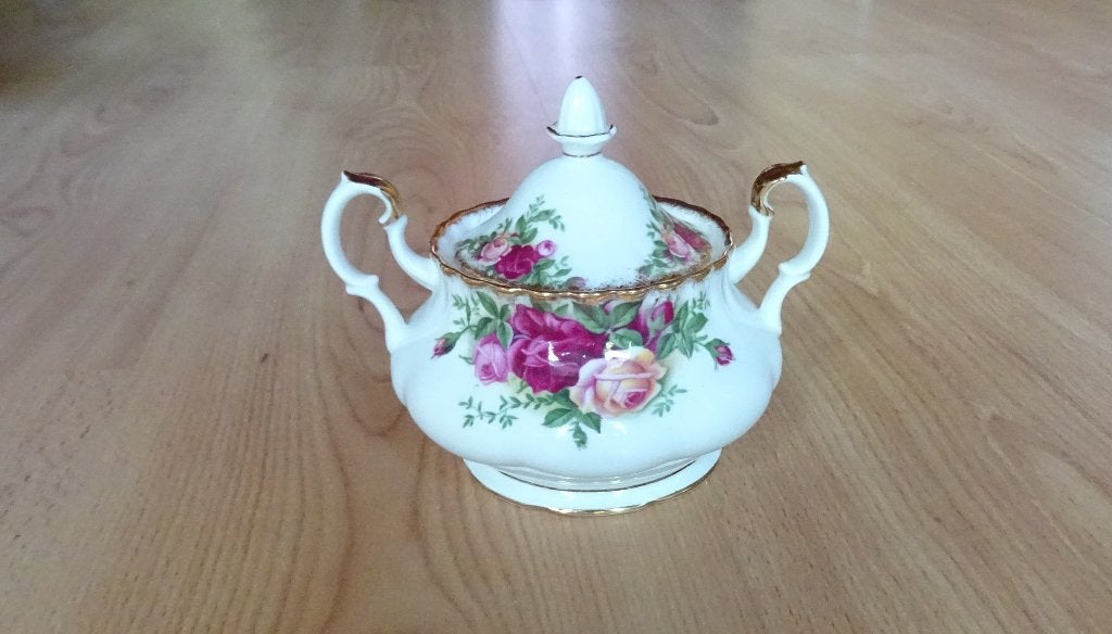 Royal Albert England Old Country Roses Suikerpot, Verzamelen, Porselein, Kristal en Bestek, Ophalen of Verzenden, Zo goed als nieuw