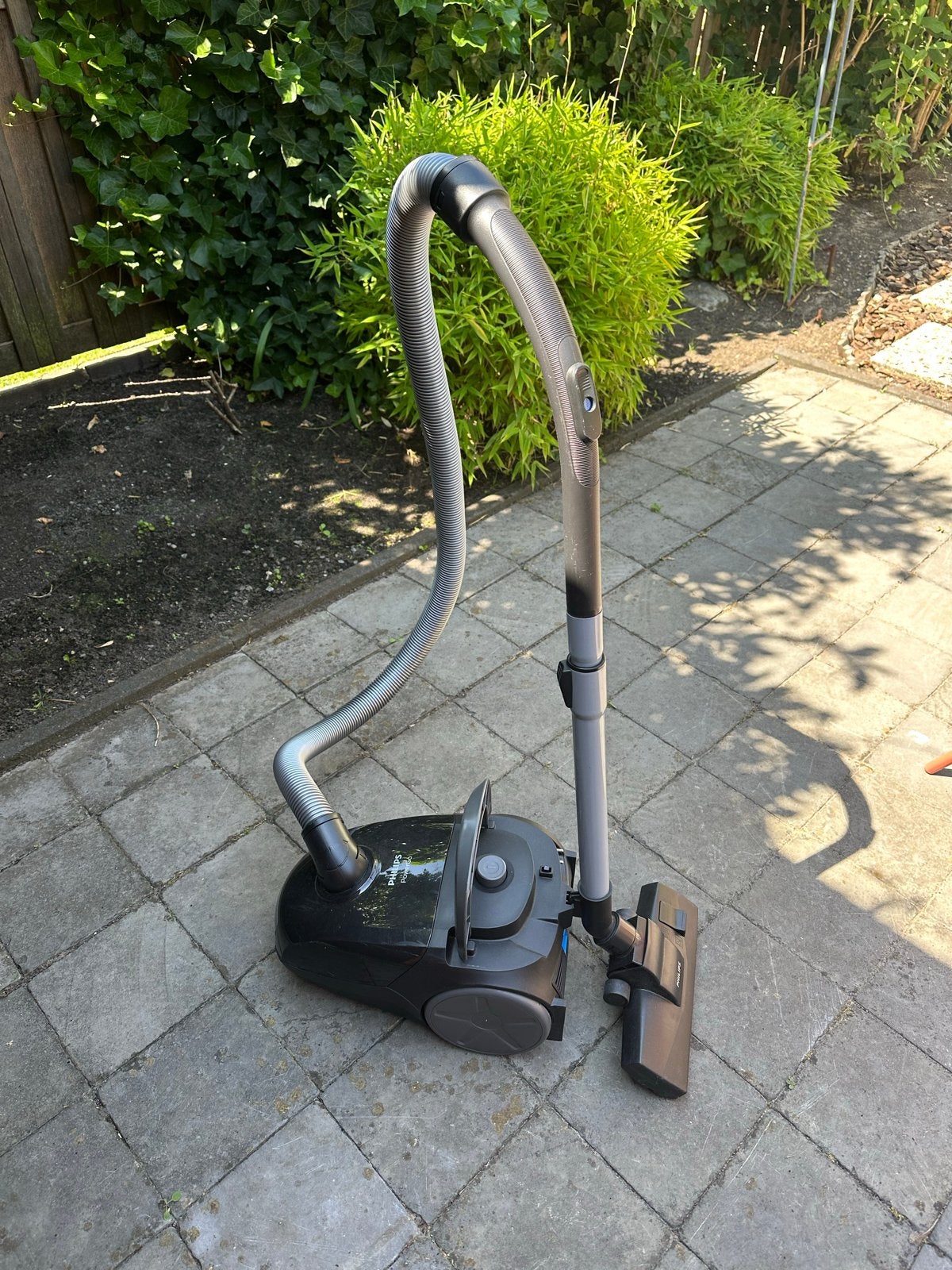 Philips PowerGO FC8241/09 Stofzuiger + 8 nieuwe zakken, Inclusief accessoires, Gebruikt, Philips, Sledestofzuiger