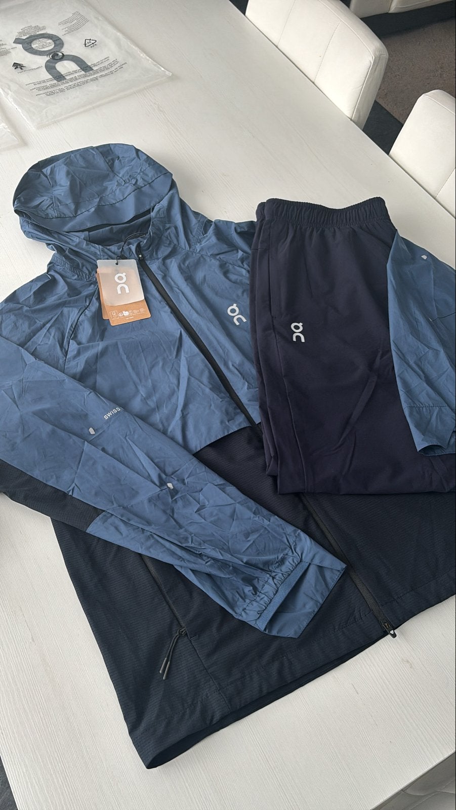 On Cloud running hardloopset - vest en broek, Blauw, Ophalen of Verzenden, Hardlopen of Fietsen, Maat 56/58 (XL)