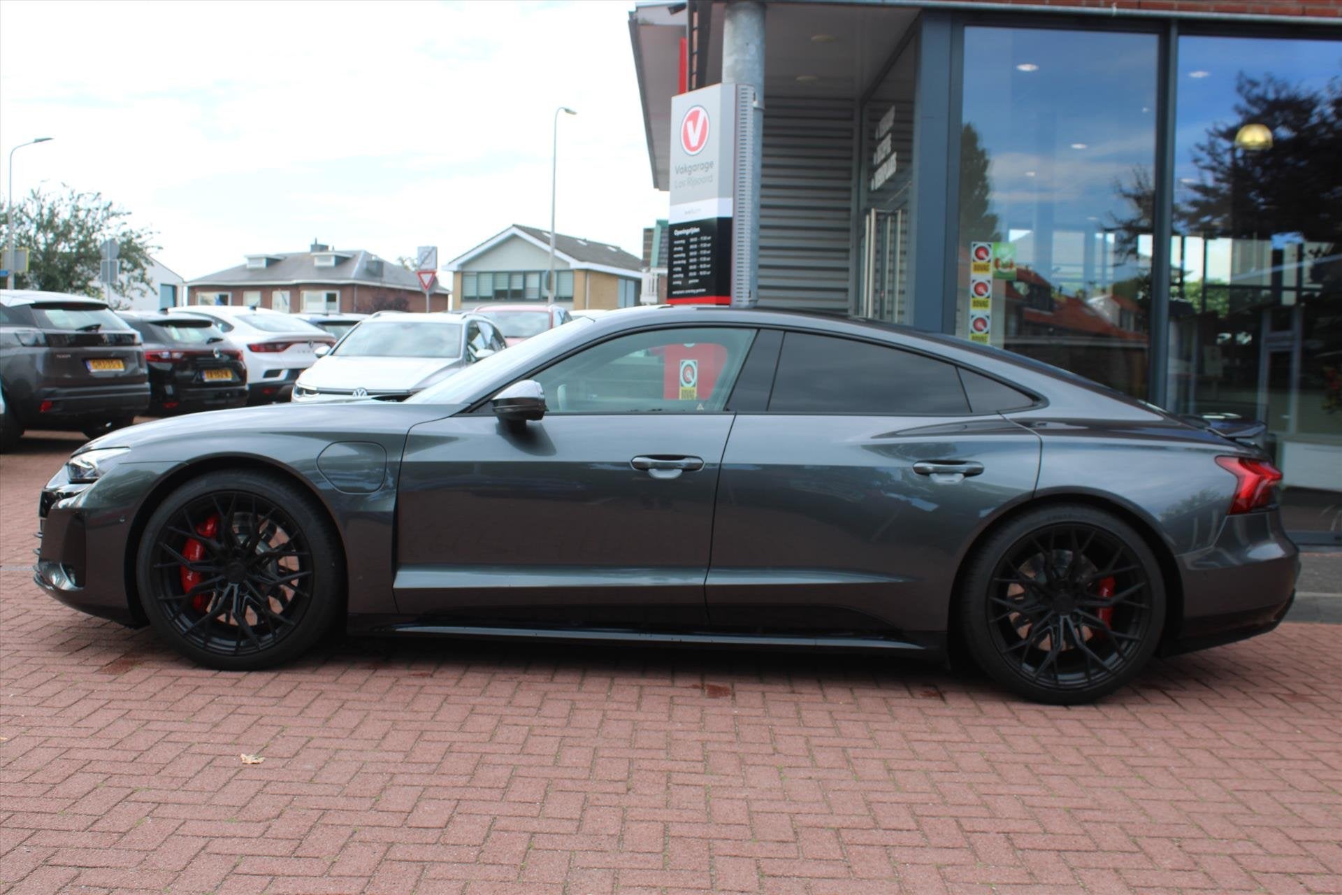 AUDI E-Tron Gt Quattro | Nieuwprijs €142.000 | Orig NL | B, Auto's, Automaat, Dealer onderhouden, Gebruikt, Zwart