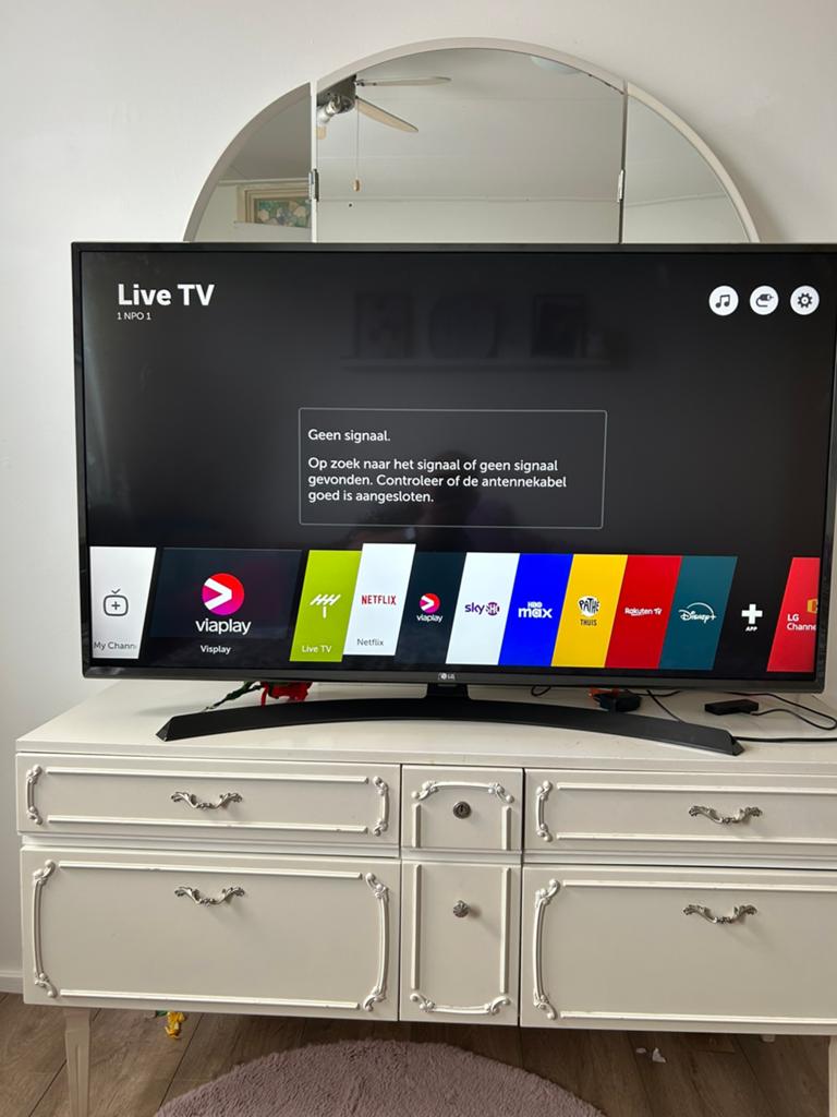 LG smart tv 4k UHD 49 inch, 50 Hz, Ophalen of Verzenden, Zo goed als nieuw, 100 cm of meer