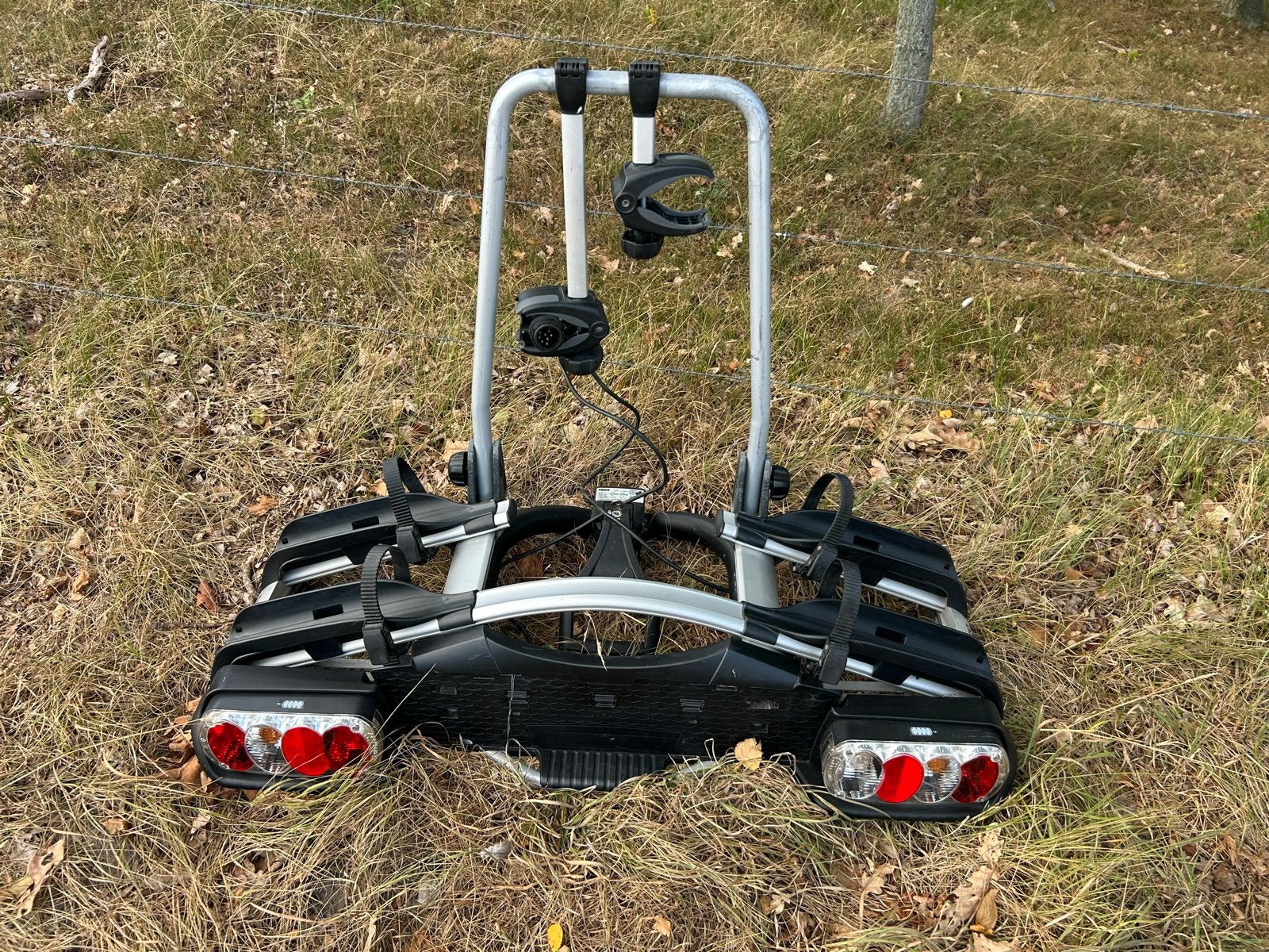 Thule - VOLVO Euroway 920 kantelbare fietsendrager, Ophalen, Elektrische fiets, Zo goed als nieuw, 2 fietsen