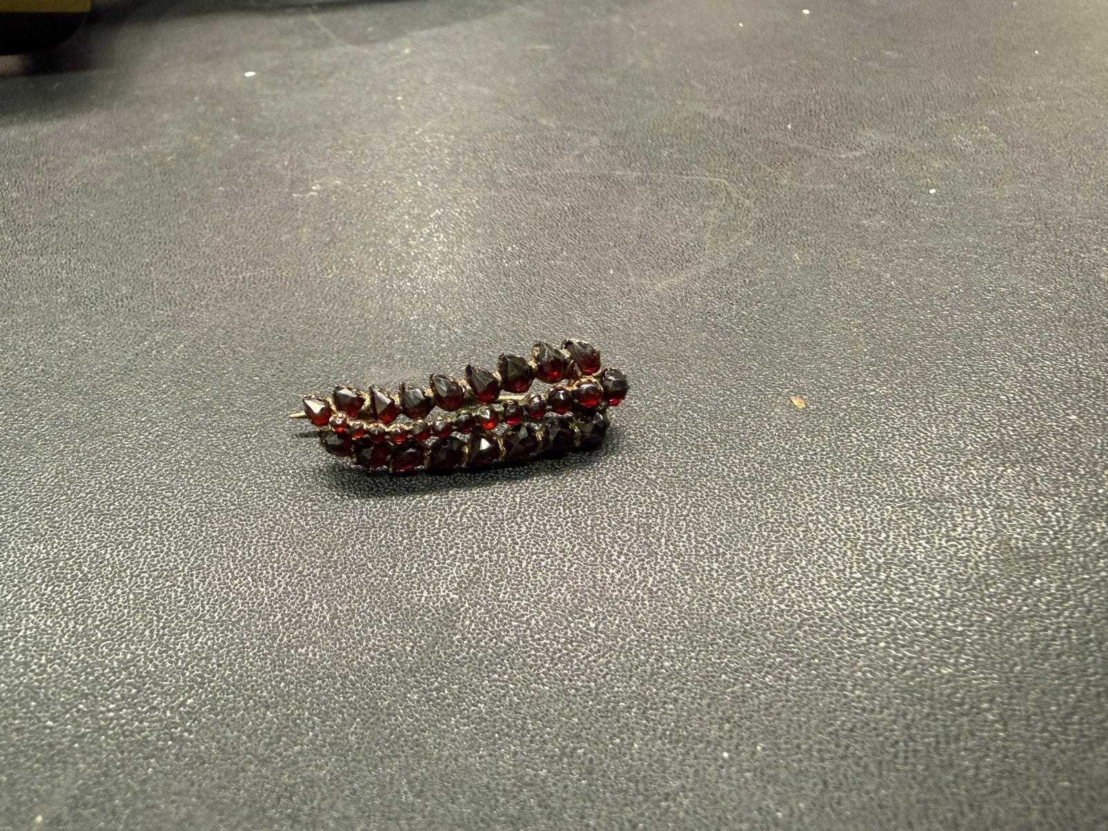 Zilveren broche granaat veer, Ophalen of Verzenden