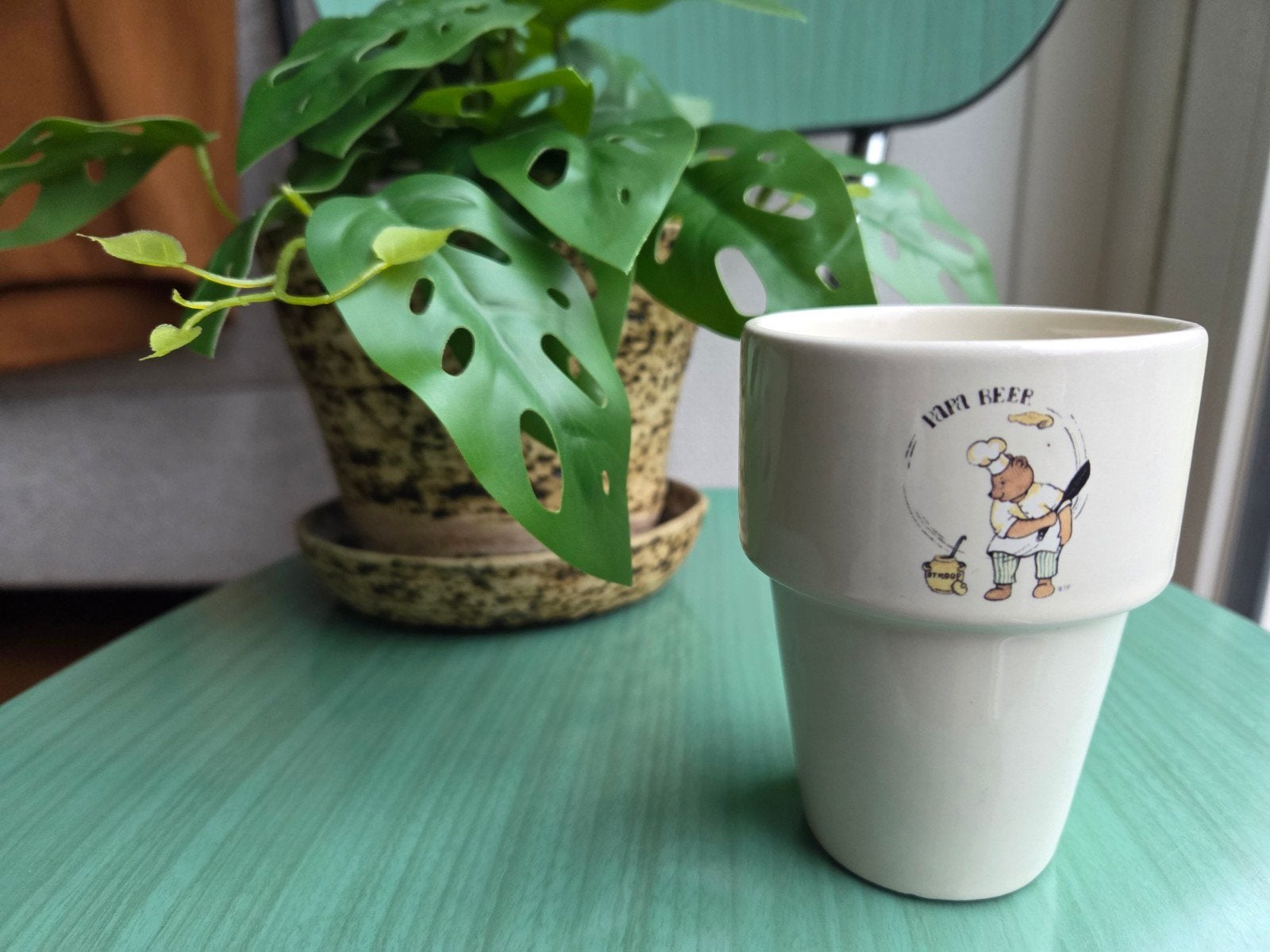 Jet ter Steege "Papa Beer" beker melkbeker koffiebeker, Ophalen of Verzenden, Zo goed als nieuw, Aardewerk, Overige stijlen
