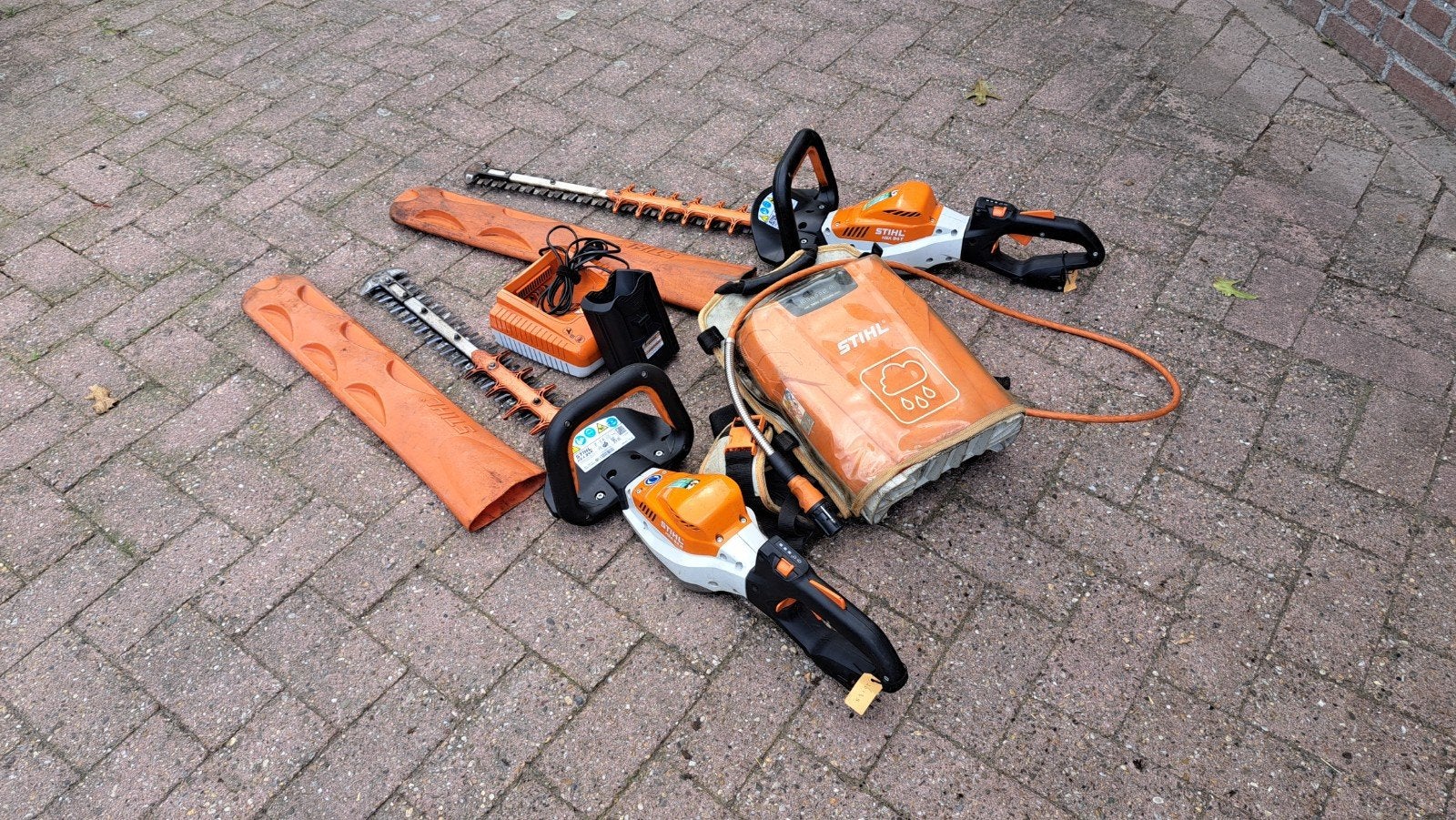 Stihl HSA 94R en 94T met AR 3000 accu en lader, Ophalen, Stihl, Gebruikt, Accu