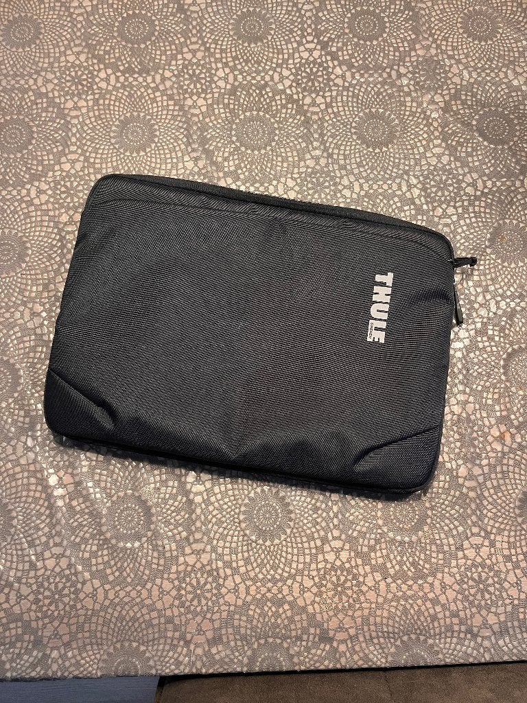 Thule Subterra laptophoes 15/16 inch zgan, Ophalen of Verzenden, 16 inch, Zo goed als nieuw, Thule