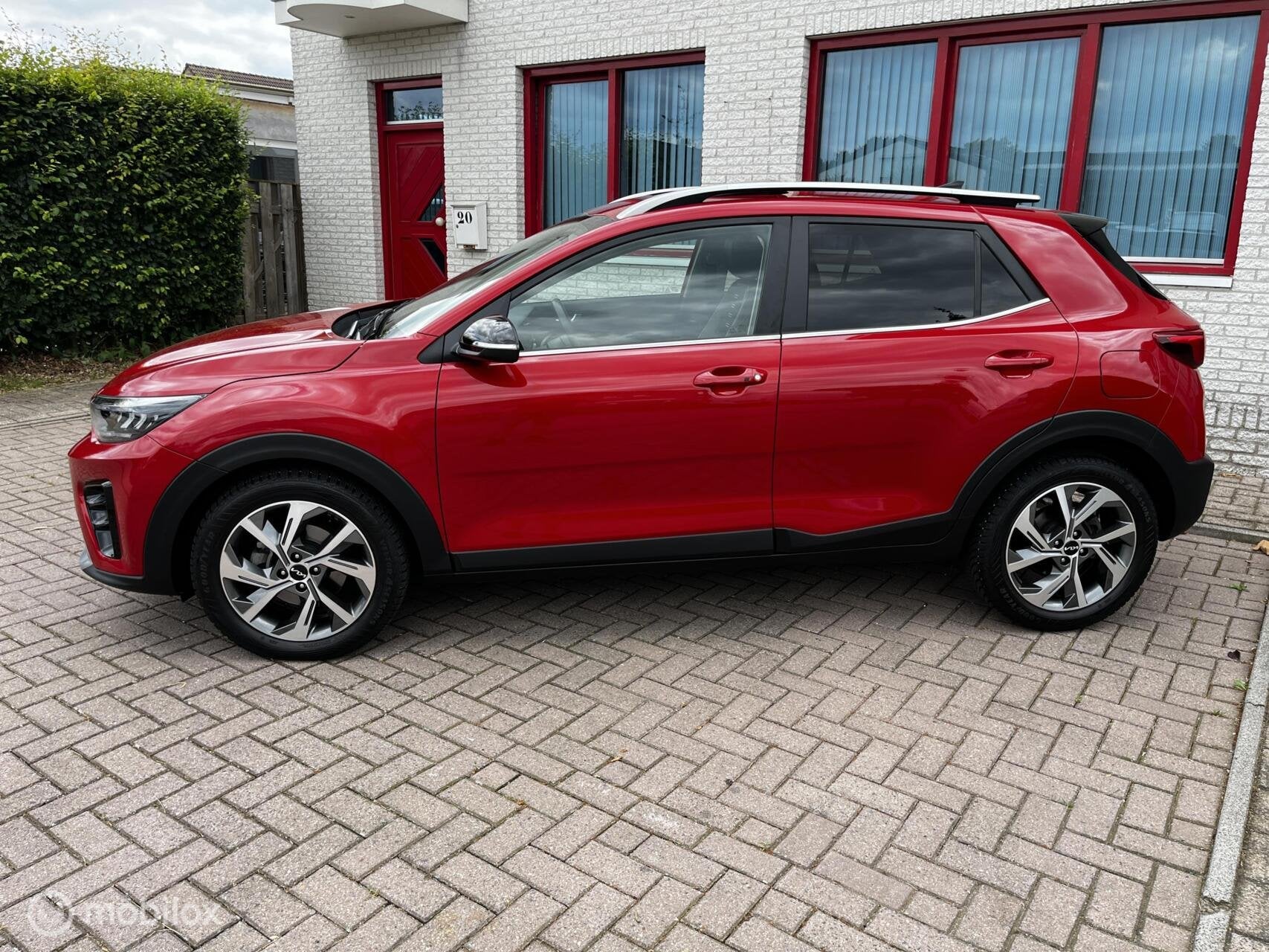 Kia Stonic 1.0 T-GDi GT-line MHEV NAVI/SCHUIFDAK/AUTOMAAT, Auto's, 1160 kg, Gebruikt, Zwart, Leder en Stof