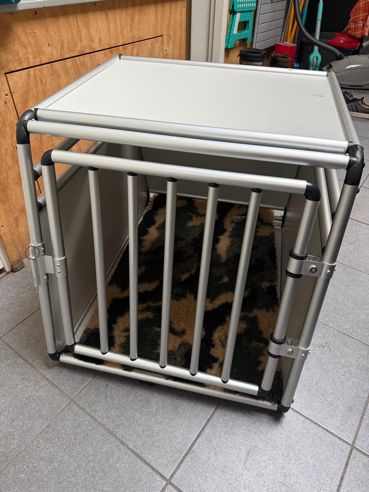 Autobench - Honden bench voor gemiddelde grote hond, Dieren en Toebehoren, Hondenbenches, Ophalen, Zo goed als nieuw