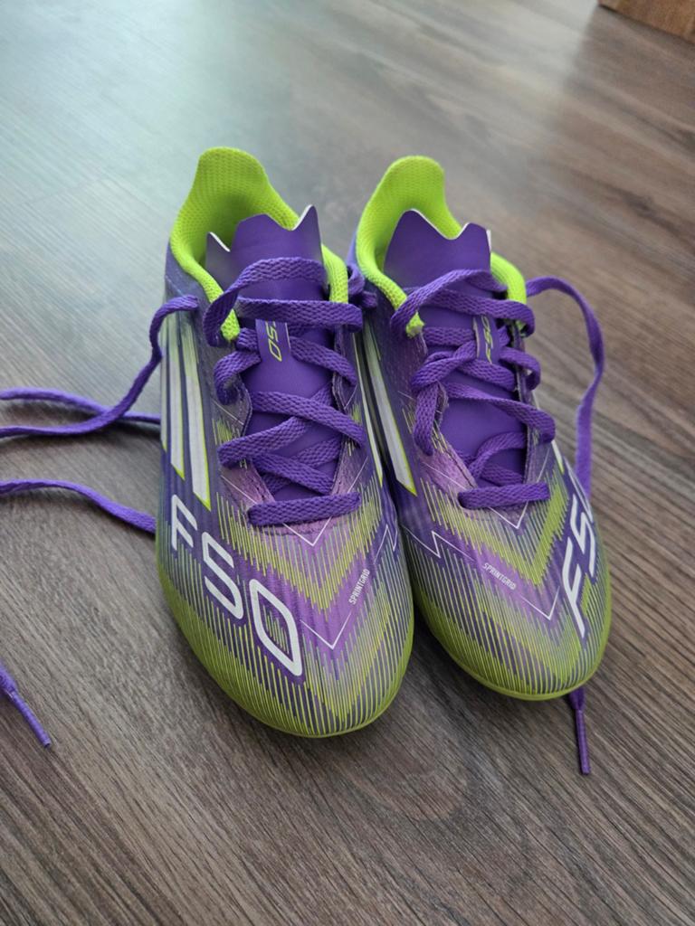Voetbalschoenen maat 32 adidas zgan, Ophalen of Verzenden, Zo goed als nieuw, Buitenlandse clubs, Shirt